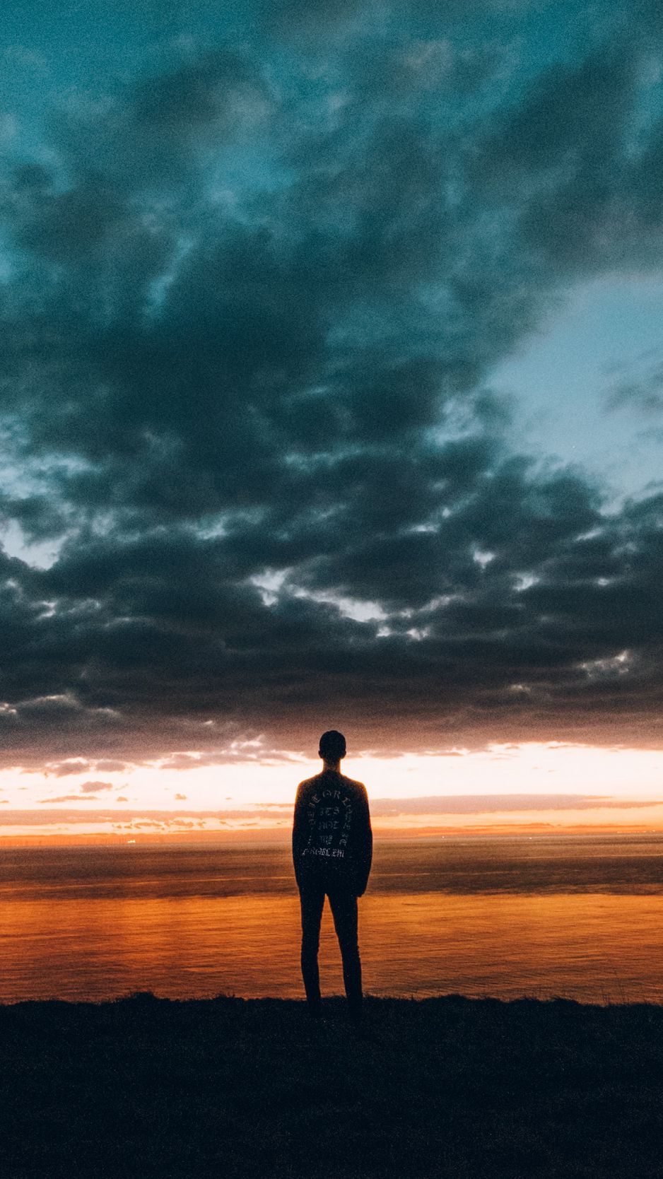 Download Wallpaper 938x1668 Boy, Sunset, Horizon, Sea Iphone 8 7 6s 6 For Parallax HD Background
