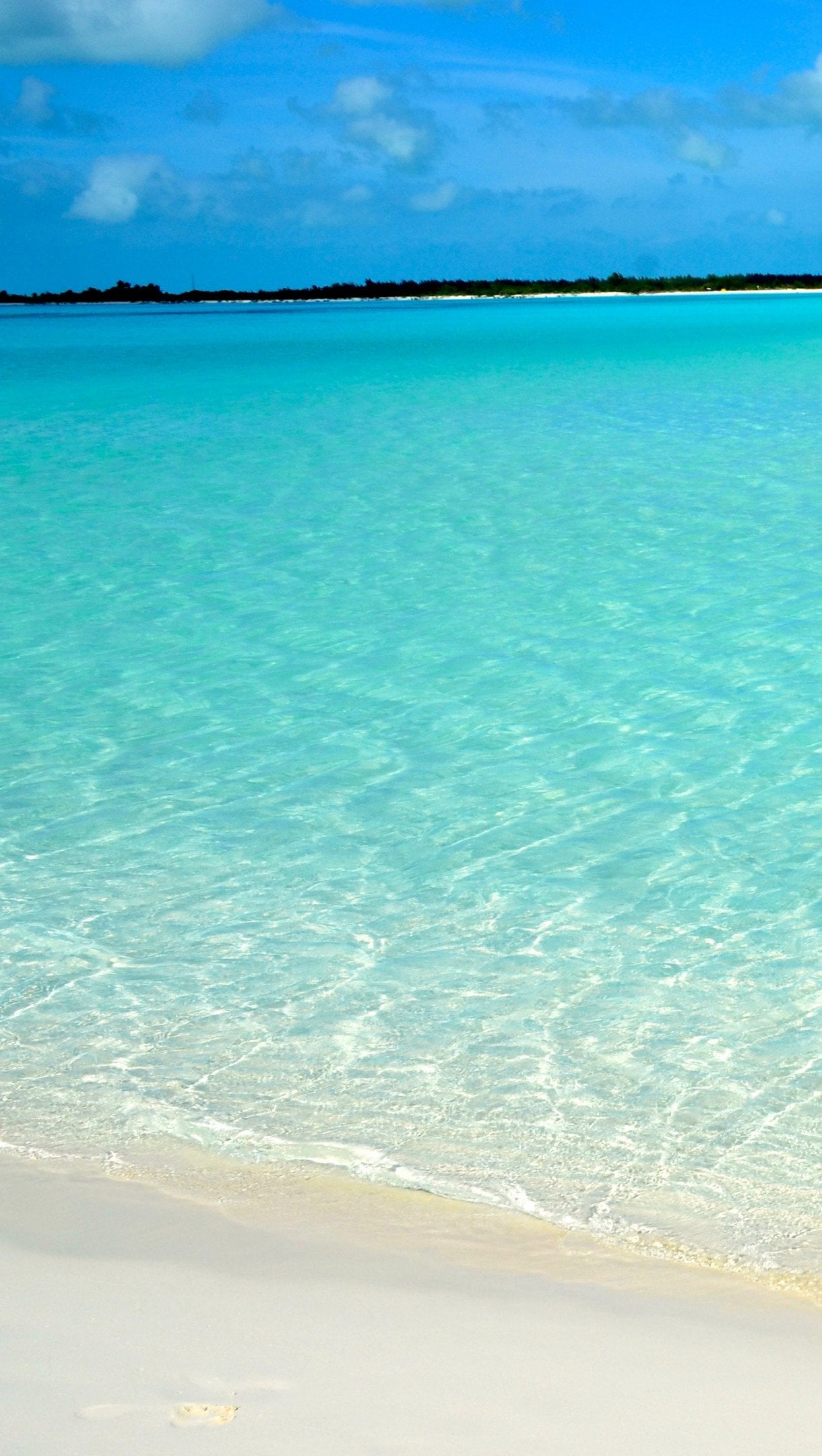 Playa Paraiso Beach, Cuba Wallpaper 4k for iPhone and Mobile Phone