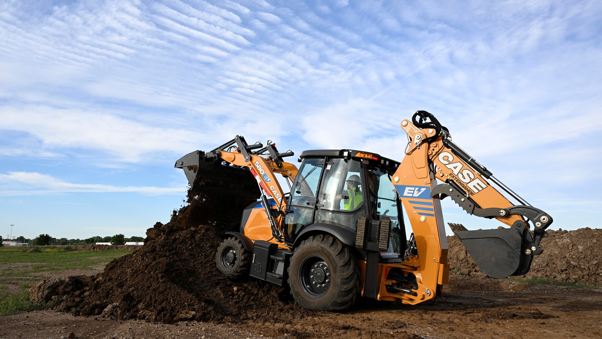 CASE 580EV Electric Backhoe Loader Earns GOOD DESIGN® Award