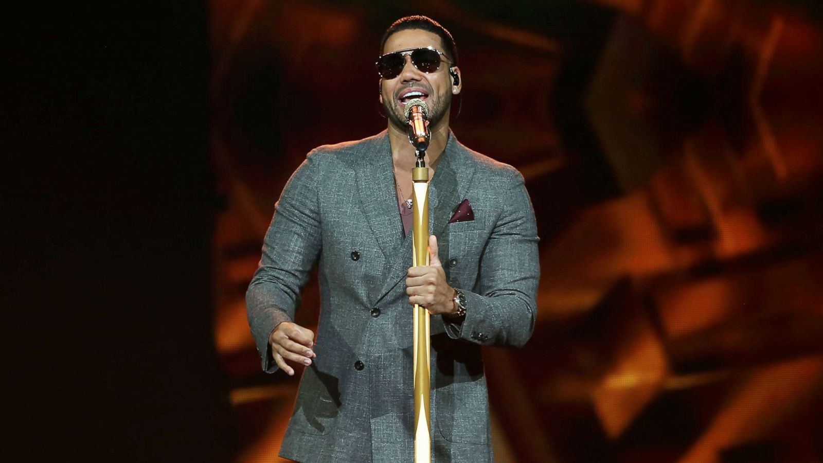 Romeo Santos makes history as 1st Latin artist to headline MetLife Stadium concert