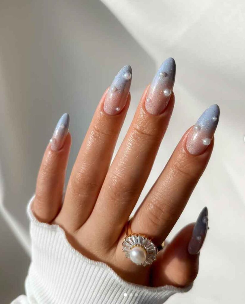 Enchanting Winter Nails for a Pretty Delightful Mani Mood (Snowflakes, Tutorials and more) Mood Guide