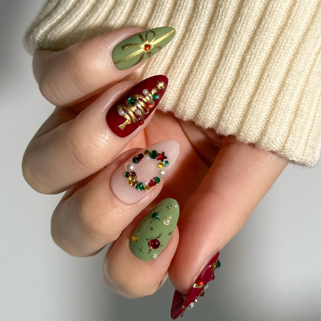 Best Christmas Nails Ideas and Inspo Art to Try in 2025
