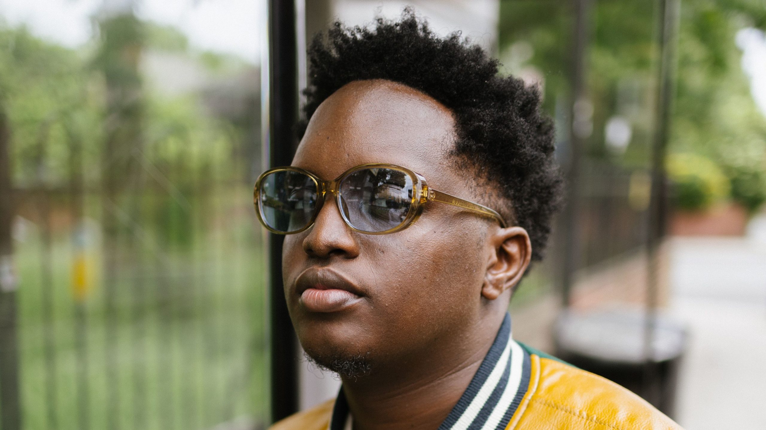 Joshua Baraka's new single 'lonely' draws on 90s R&B beats (Lyrics Video)