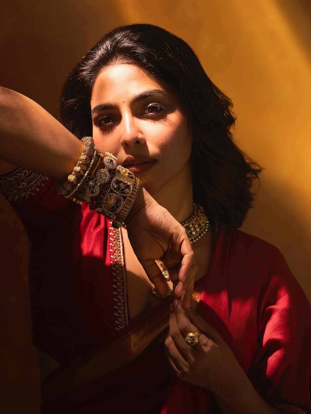 Aishwarya Lekshmi Photo. Aishwarya Lekshmi Latest HD Pics. Aishwarya Lekshmi New Image