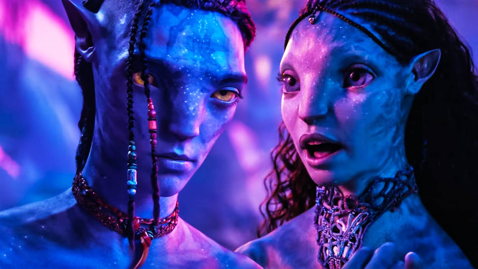 Avatar 2 Repeats An Iconic Scene (& Teases The Sequel's New Romance)