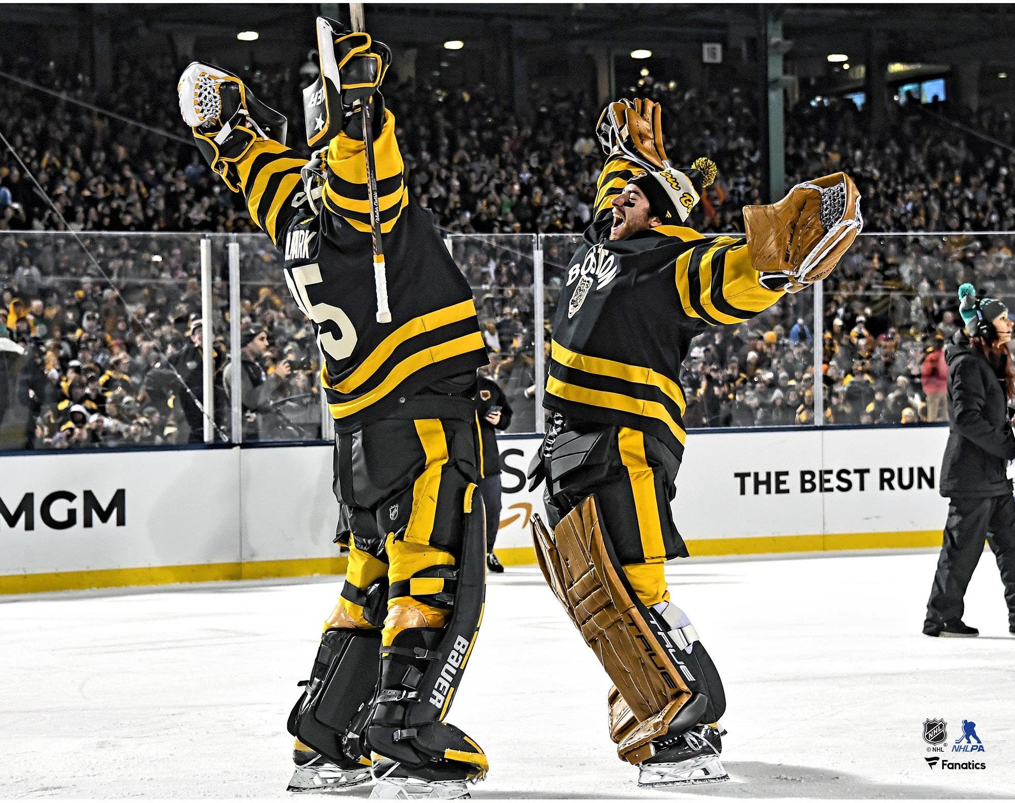 Linus Ullmark and Jeremy Swayman Boston Bruins Unsigned Celebrate Winning the 2023 Discover NHL Winter Classic Photograph Unsigned Miscellaneous, Sports & Outdoors
