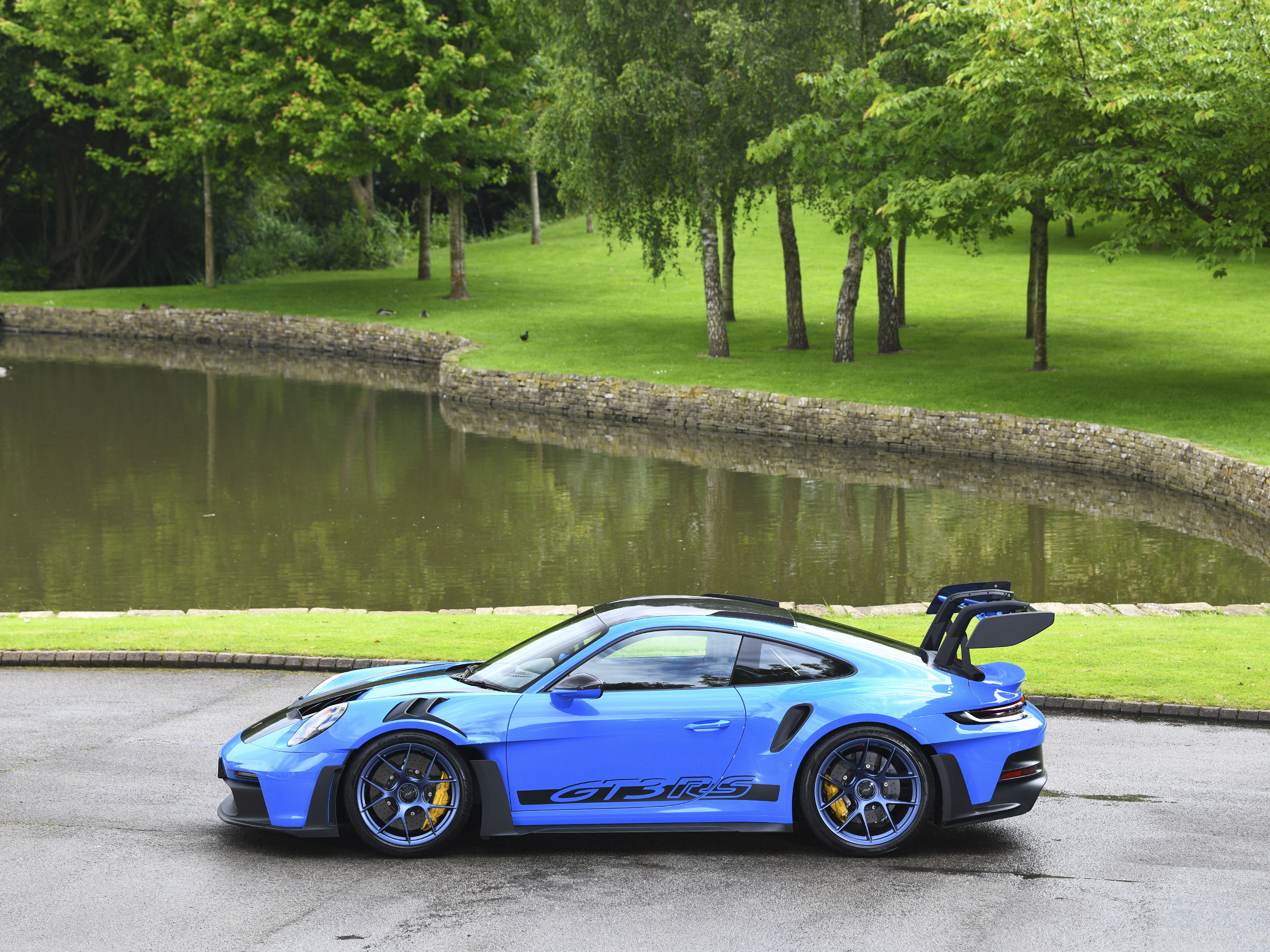 PORSCHE 911 GT3 RS