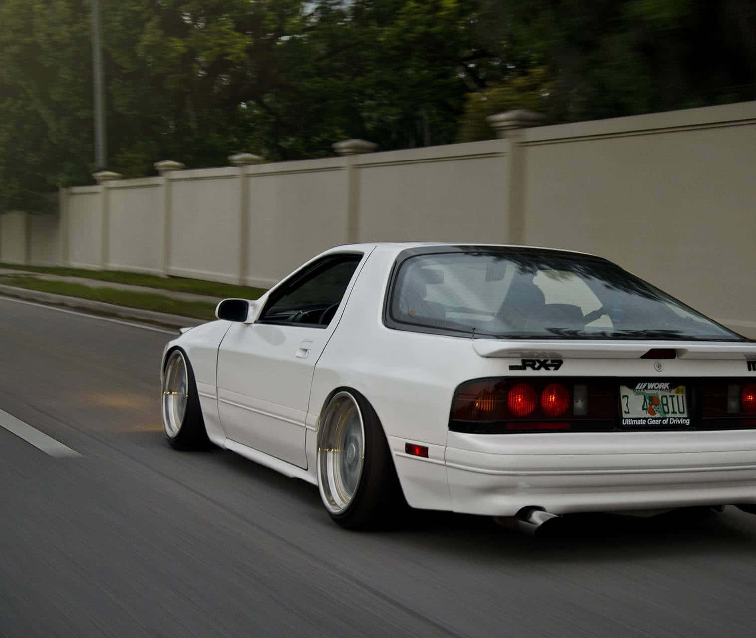 Download The Iconic Mazda RX7 FC Wallpaper