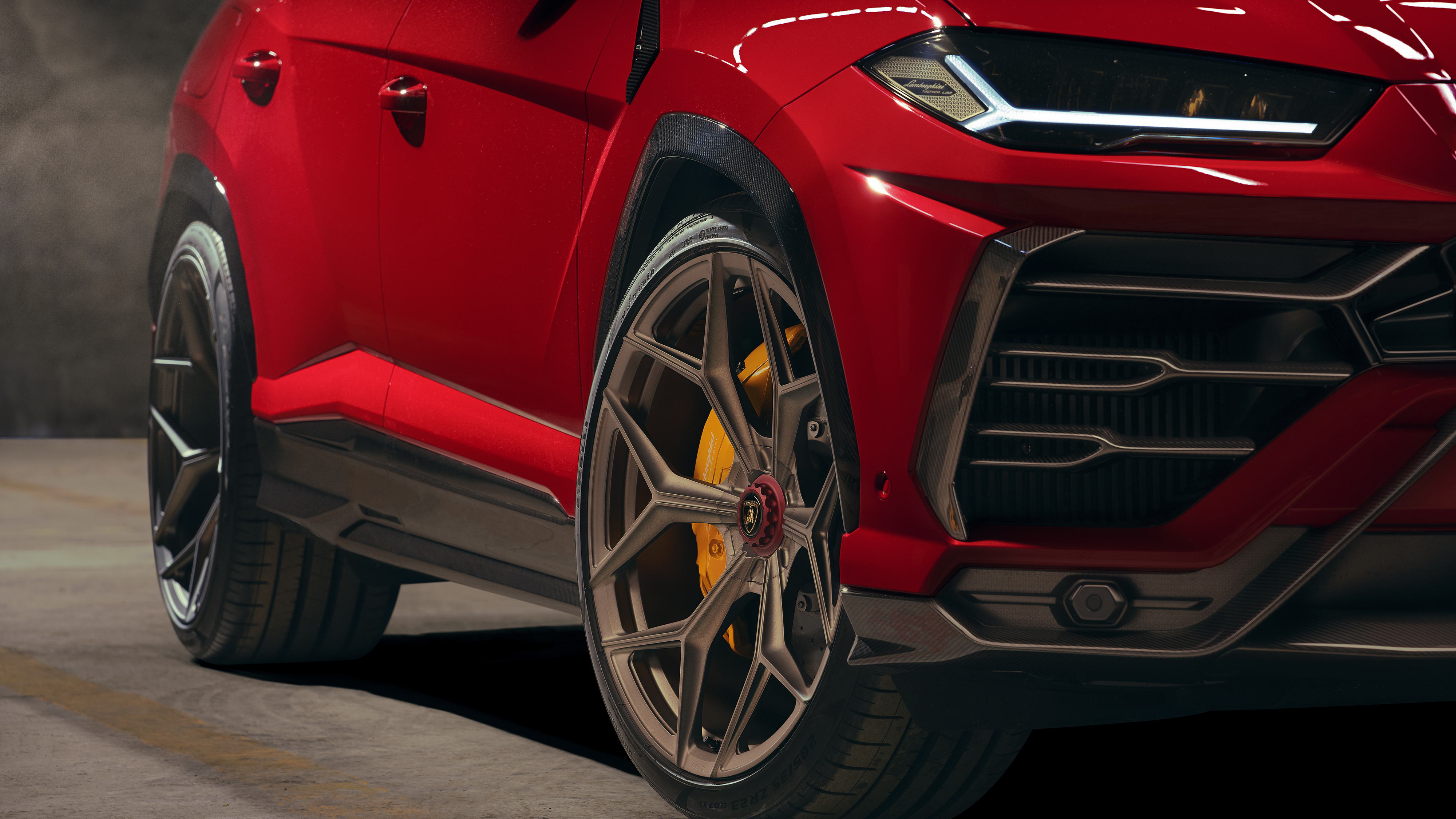 Wheels of the red car Lamborghini Urus 2019 Desktop wallpaper 2560x1600