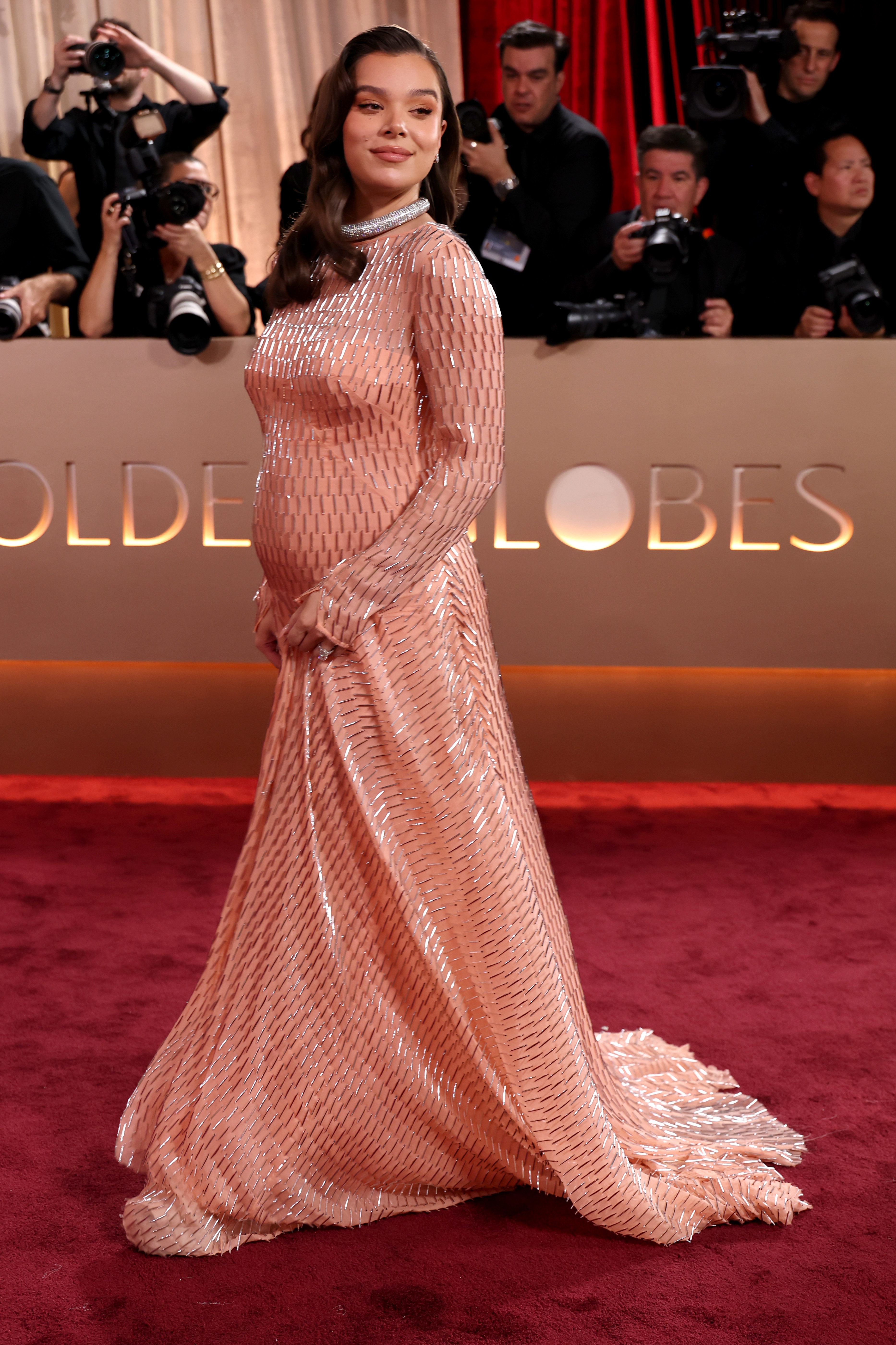 Hailee Steinfeld Wears an Embellished Pink Prada Dress on the 2026 Golden Globes Red Carpet