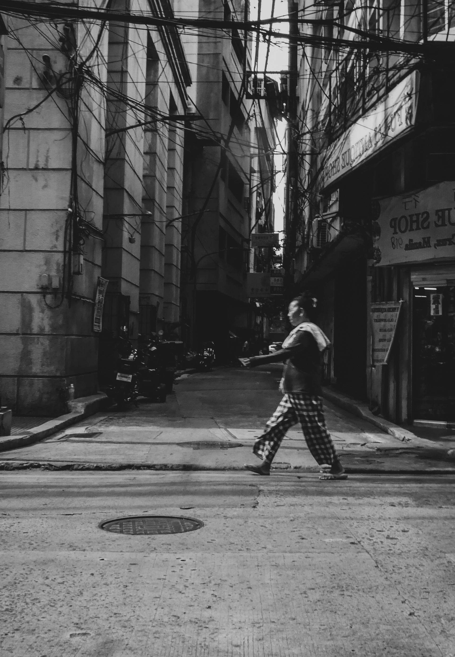 Black and White Street Scene in Tokyo, Japan · Free
