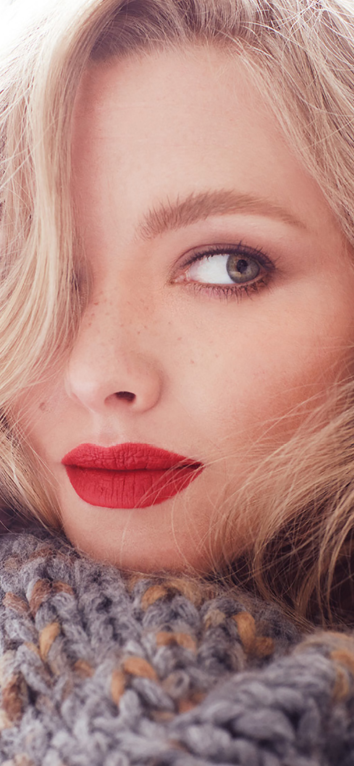 iPhone X wallpaper. amanda seyfried russia cold winter girl