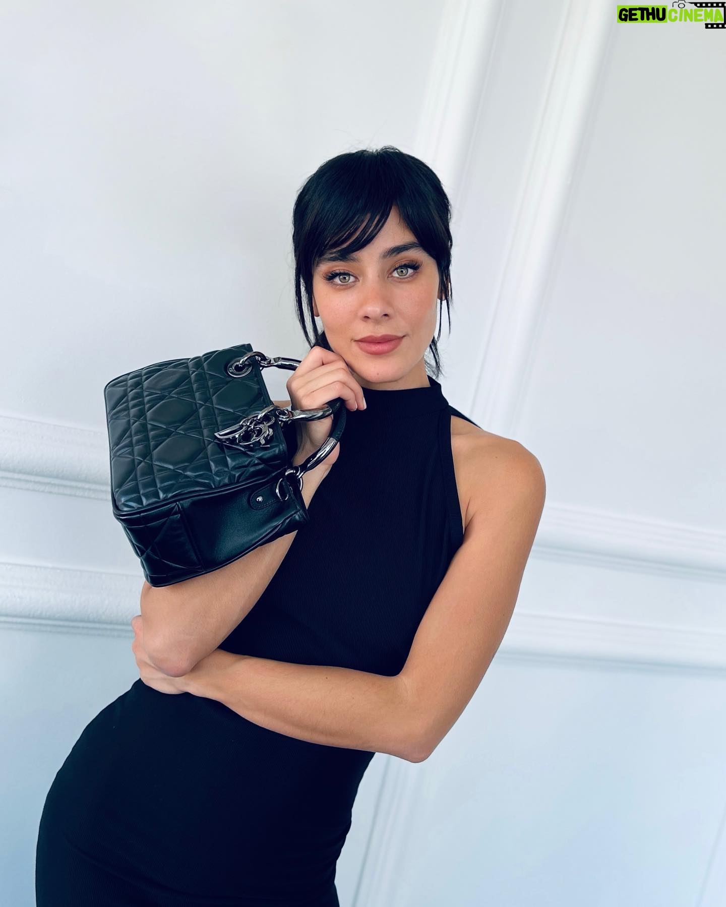 Esmeralda Pimentel Instagram Photo and Posts