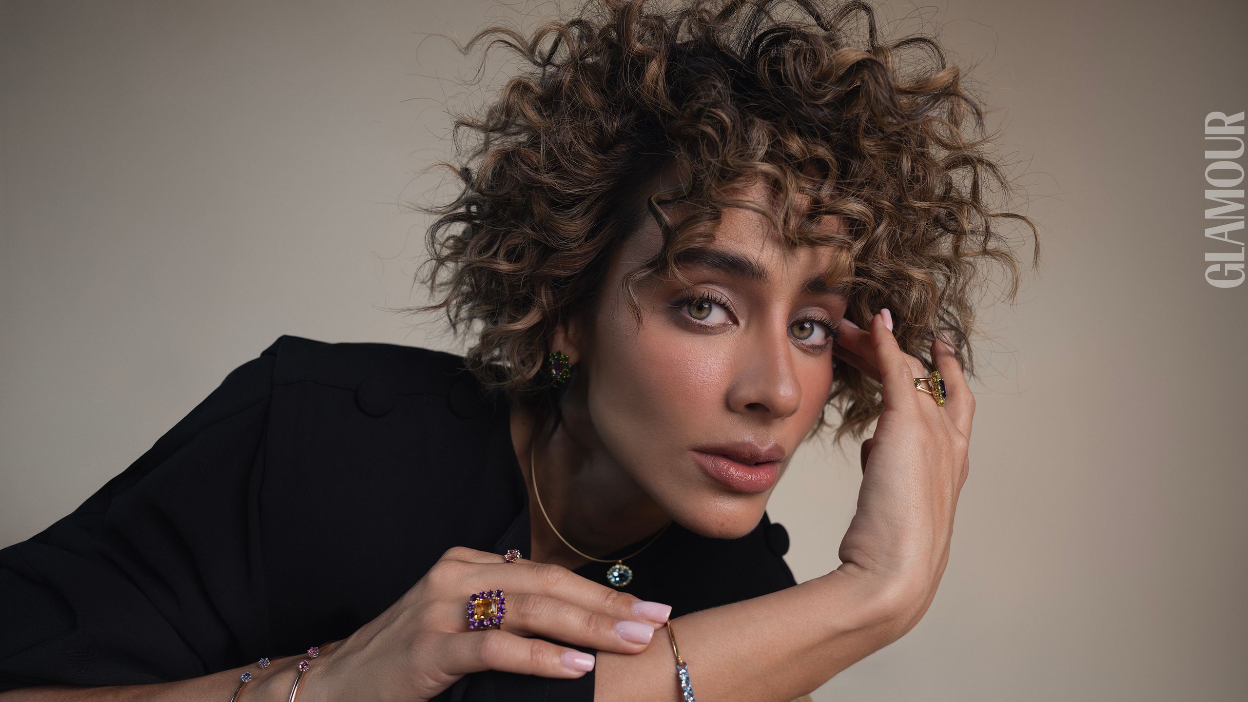 Esmeralda Pimentel entrevista de portada de Glamour México y Latinoamérica en diciembre 2025