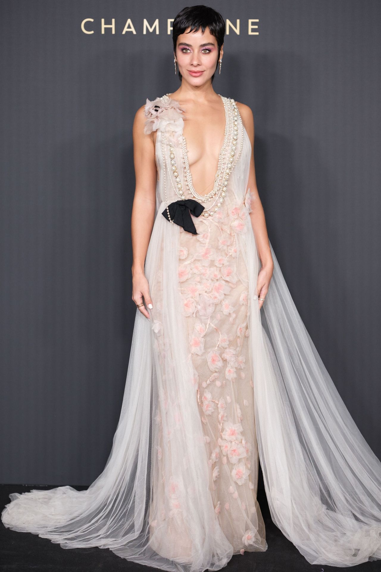 Esmeralda Pimentel Outfits & Style Photo • CelebMafia