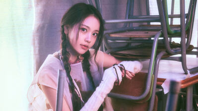 Hearts2Hearts Carmen The Chase 4K Wallpaper HD Phone iPhone c