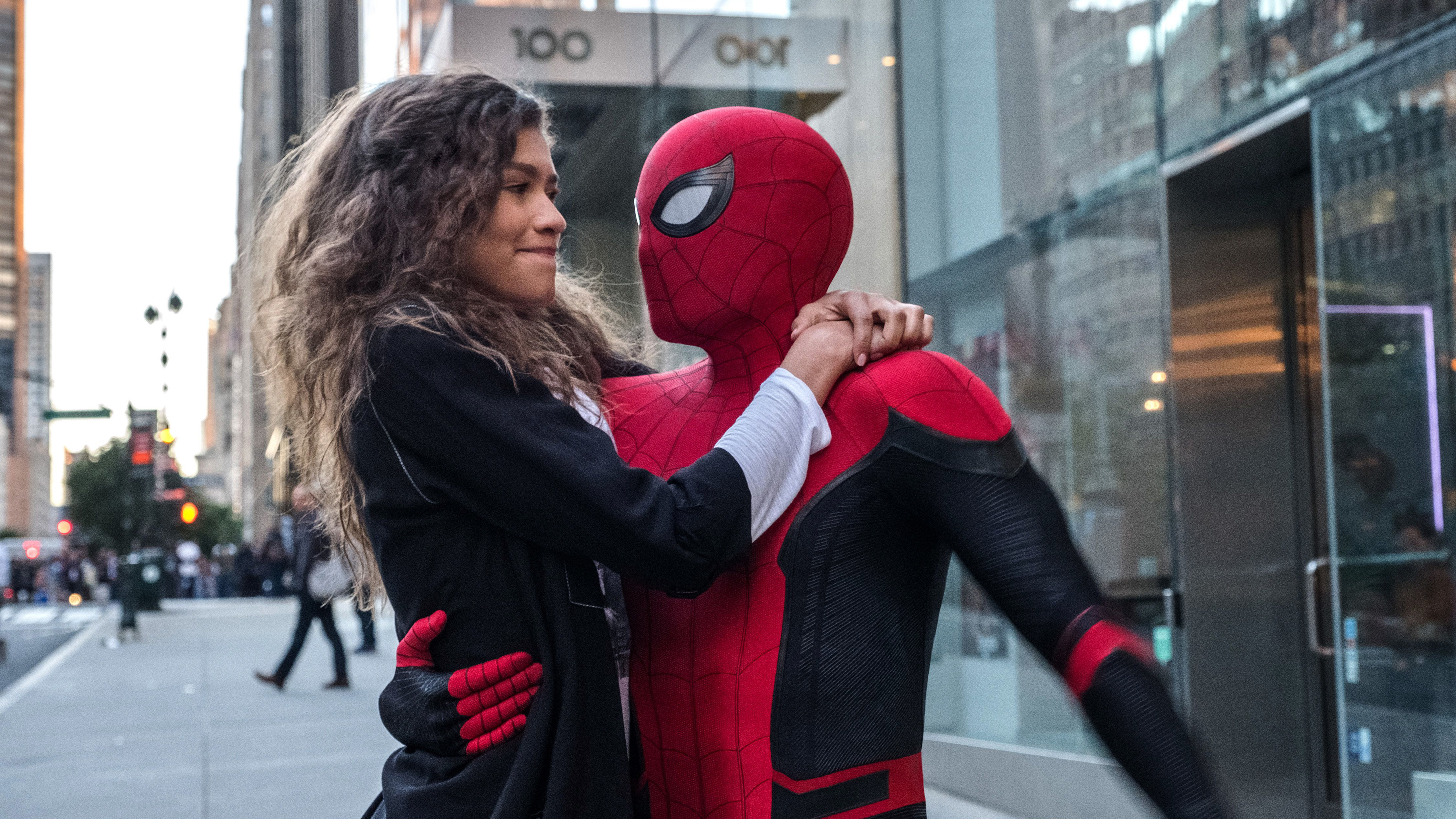 Spider Man Far From Home Spider Man And A Girl 4K 5K HD Spider Man Far From Home Wallpaper