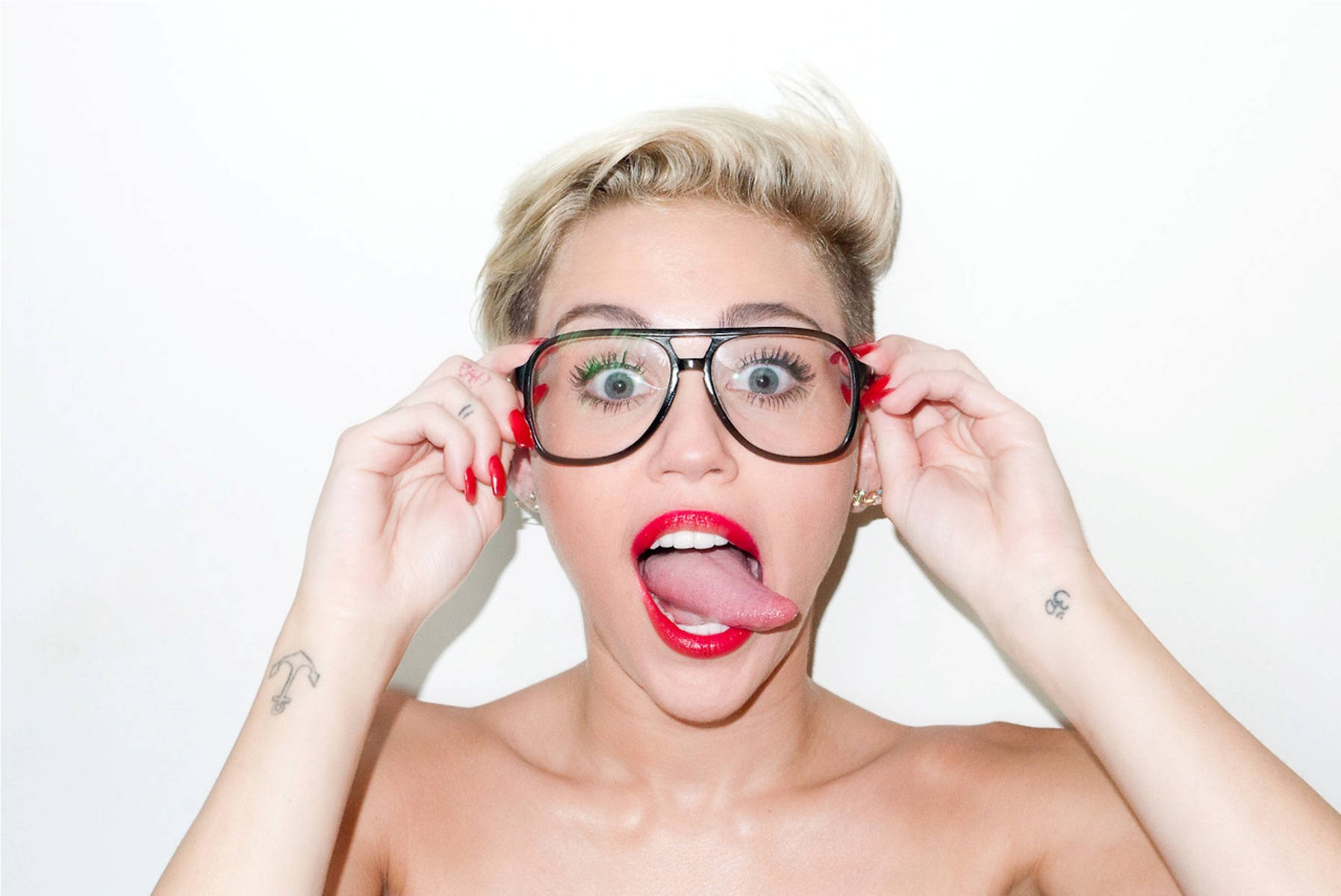 Funny And Nerdy Miley Cyrus Glasses