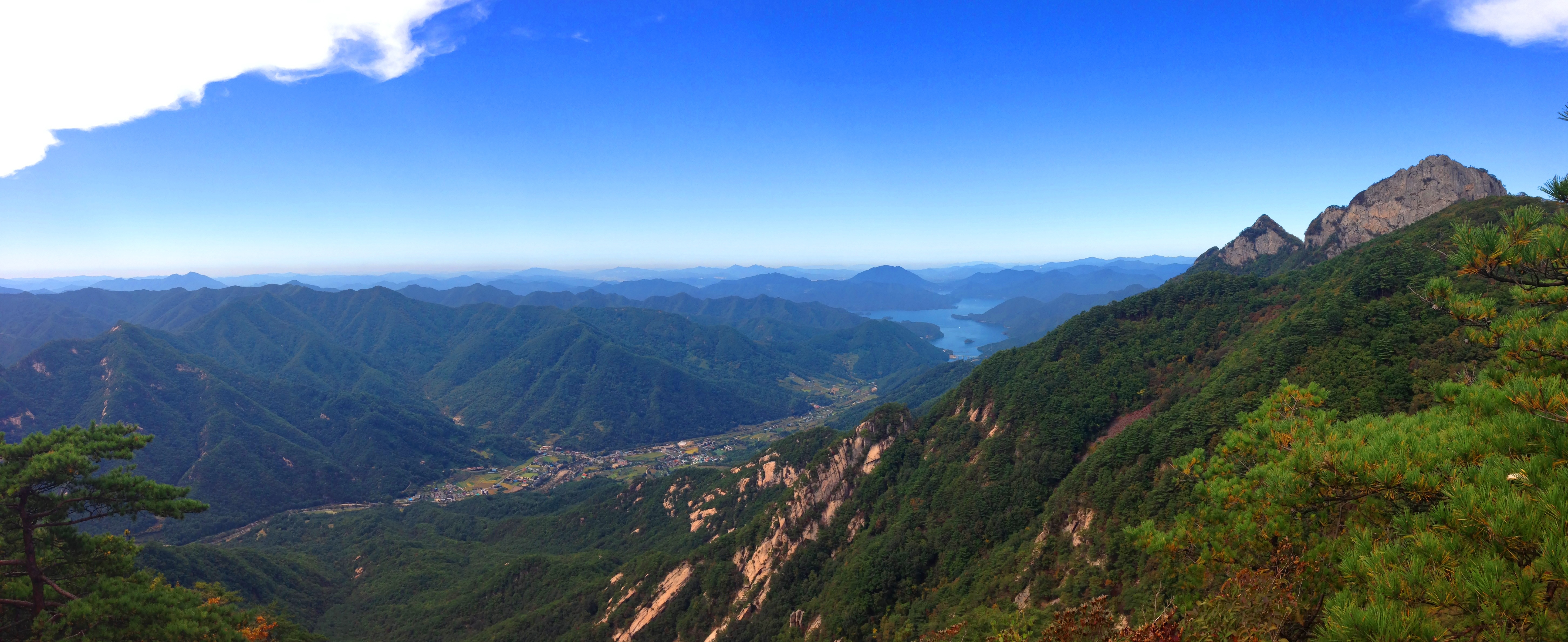 Woraksan National Park (월악산). KLIMBING KOREAN MOUNTAINS