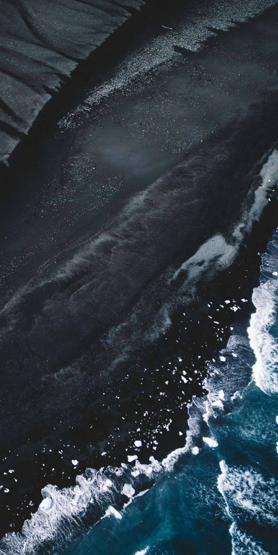 Download Punaluu Black Sand Beach iPhone Wallpaper