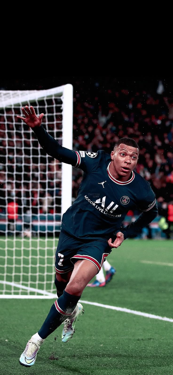 Quick saves. Soccer players, Soccer photography, Football wallpaper