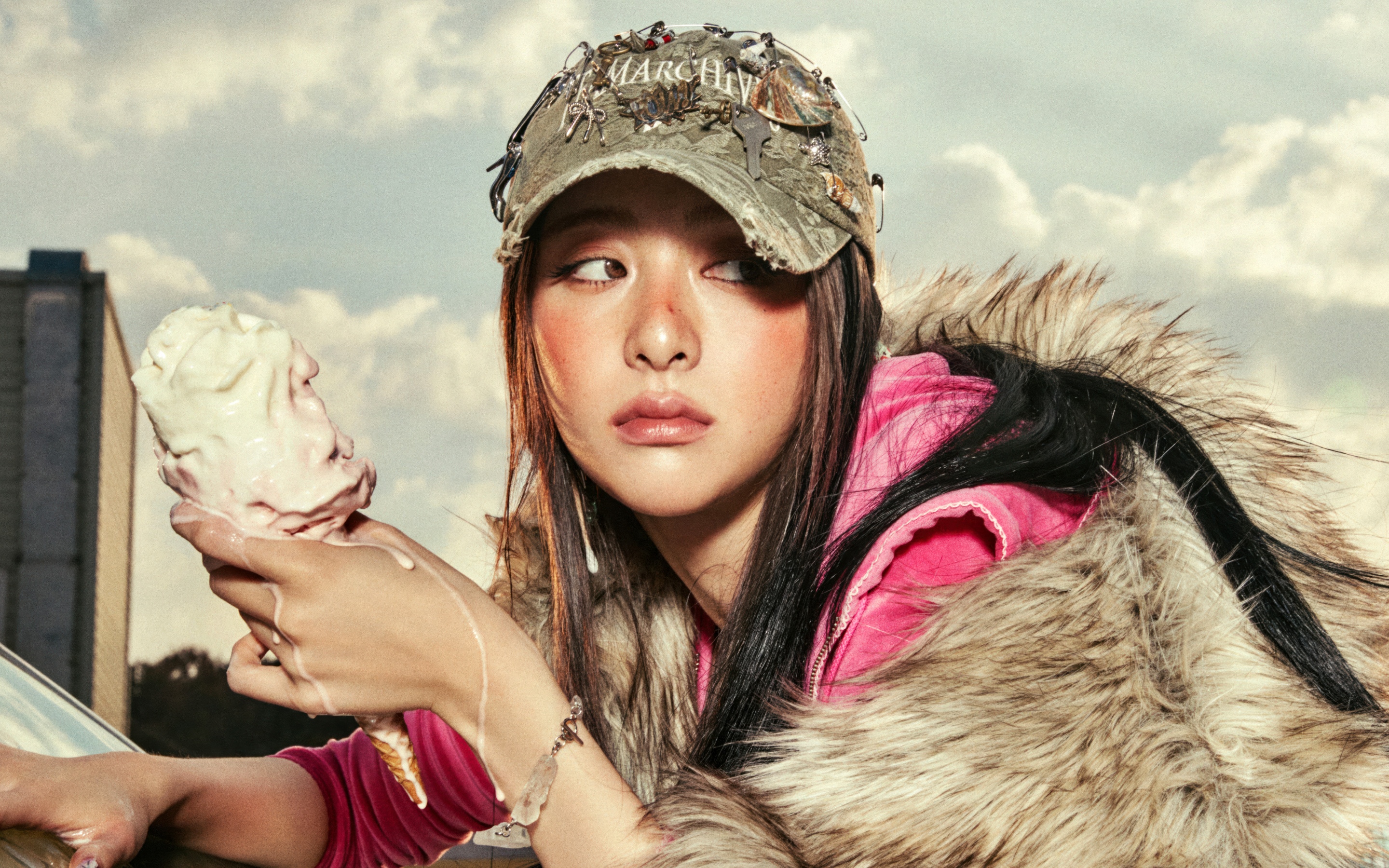 Huh Yunjin Wallpaper 4K, Hot (LE SSERAFIM), 5K, 2025