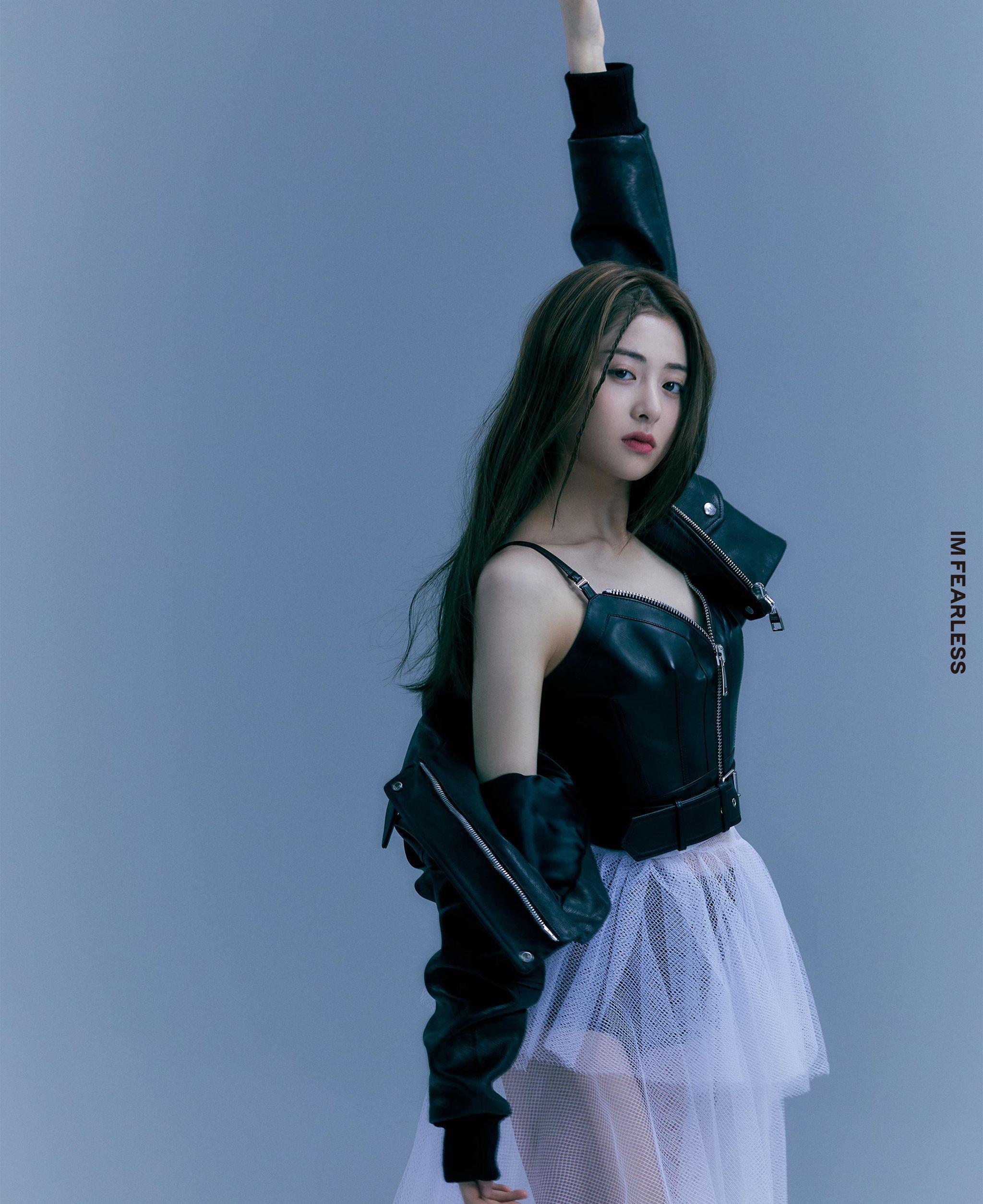 LE SSERAFIM Yunjin (Debut Profile Photo)