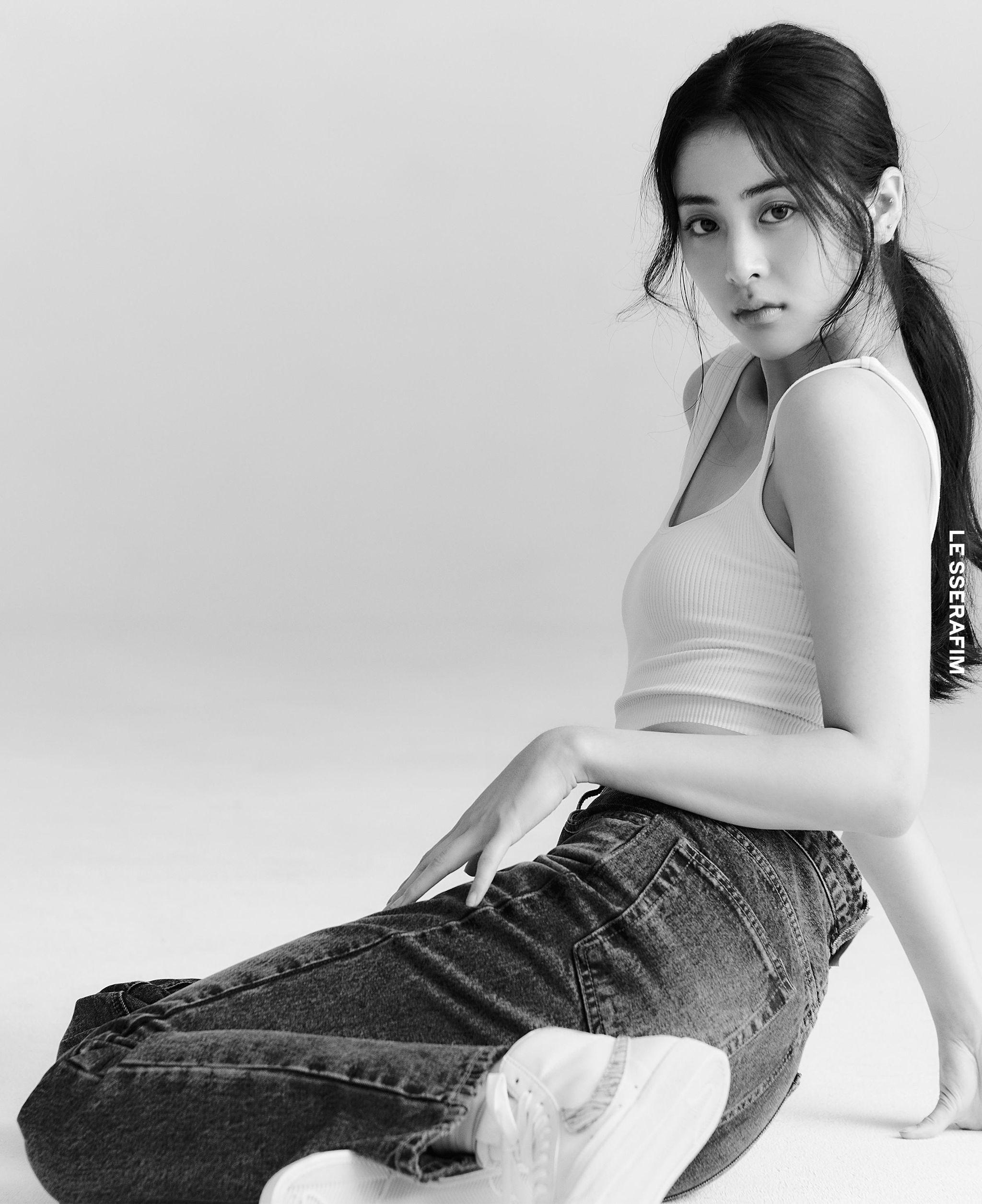 LE SSERAFIM Yunjin (Debut Profile Photo)