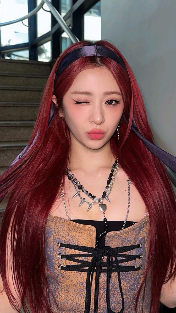 ⋅˚₊‧ Yunjin wallpaper ଳ ‧₊˚ ⋅