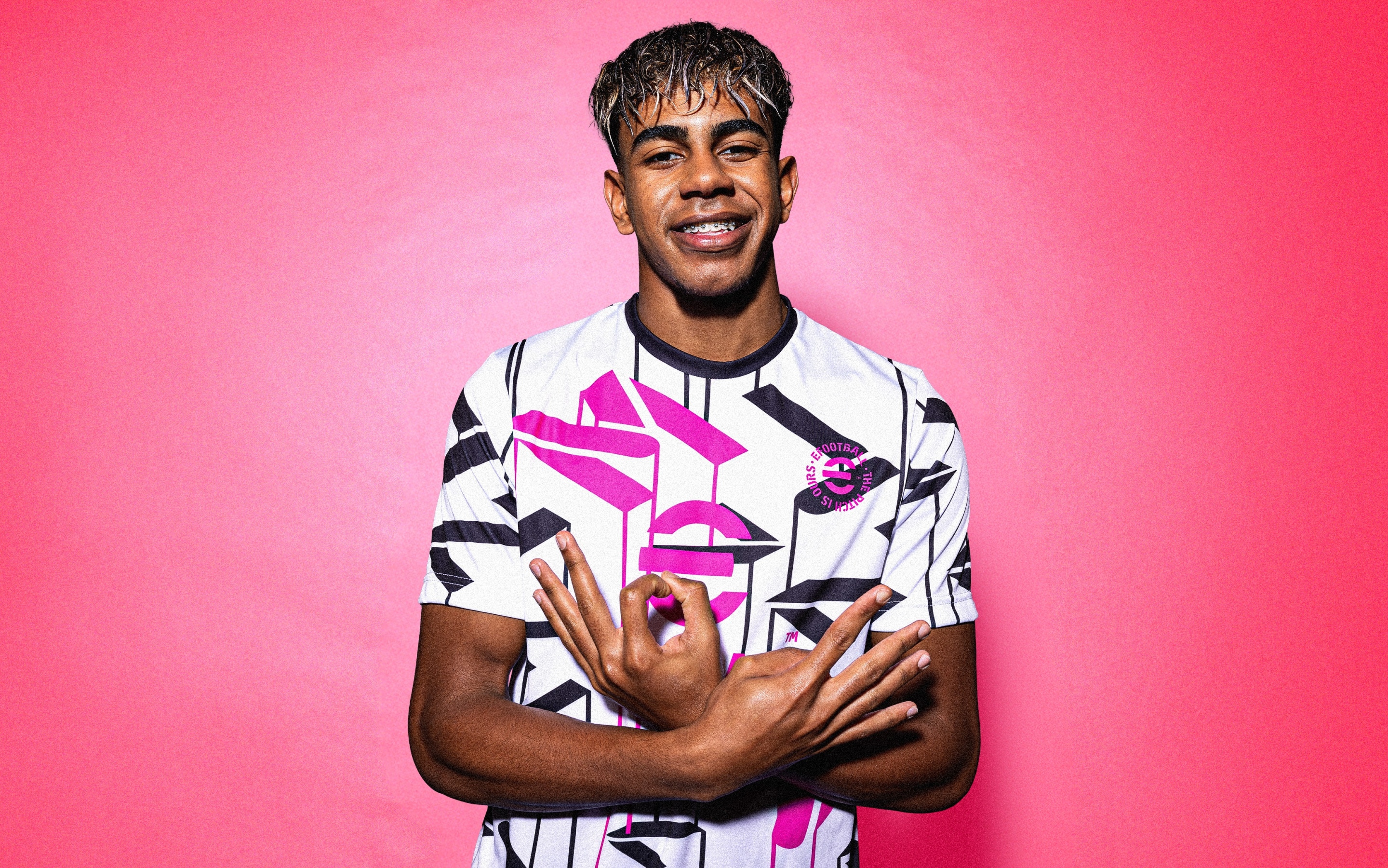 Lamine Yamal Wallpaper 4K, eFootball 2025, Pink background