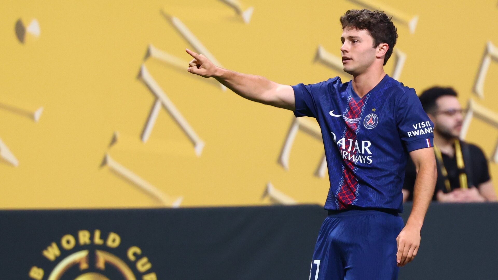 João Neves Recorda Elogios De Bruno Fernandes E Vitinha: «A Seguir Vou Dar Lhes Um Abraço»