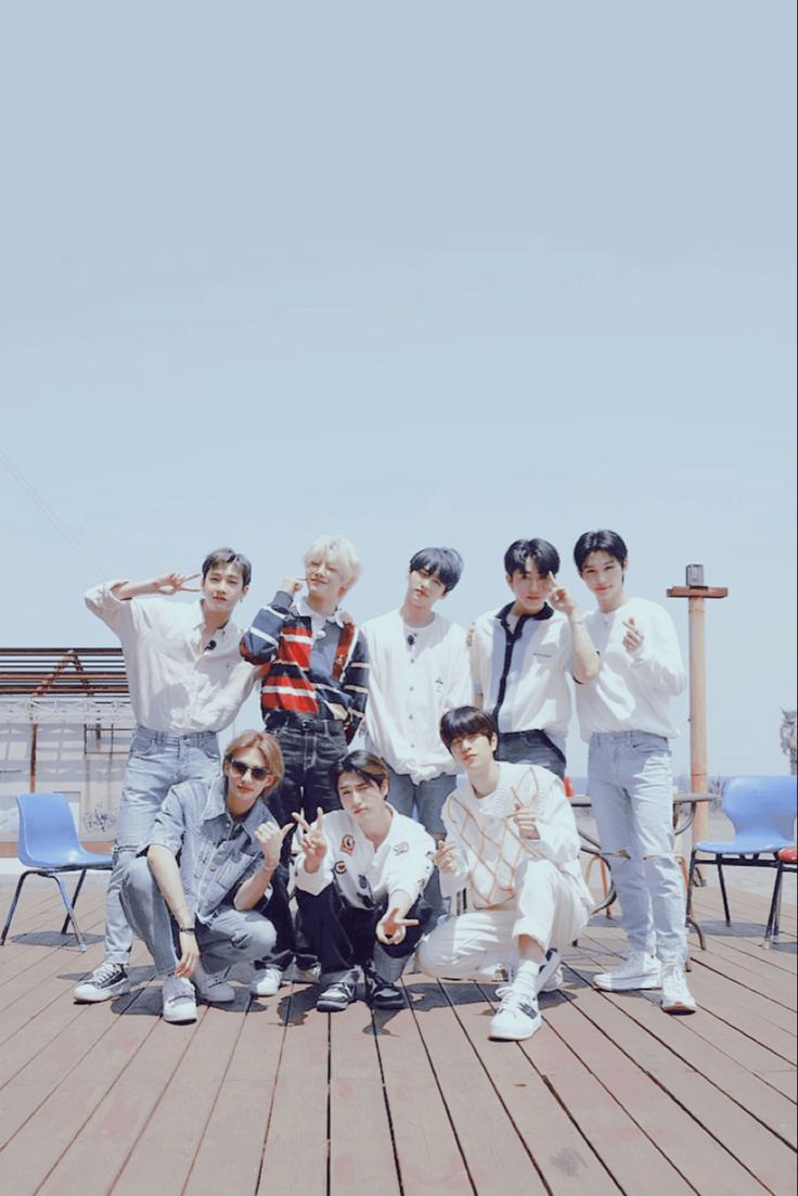 Stray kids wallpaper☁️