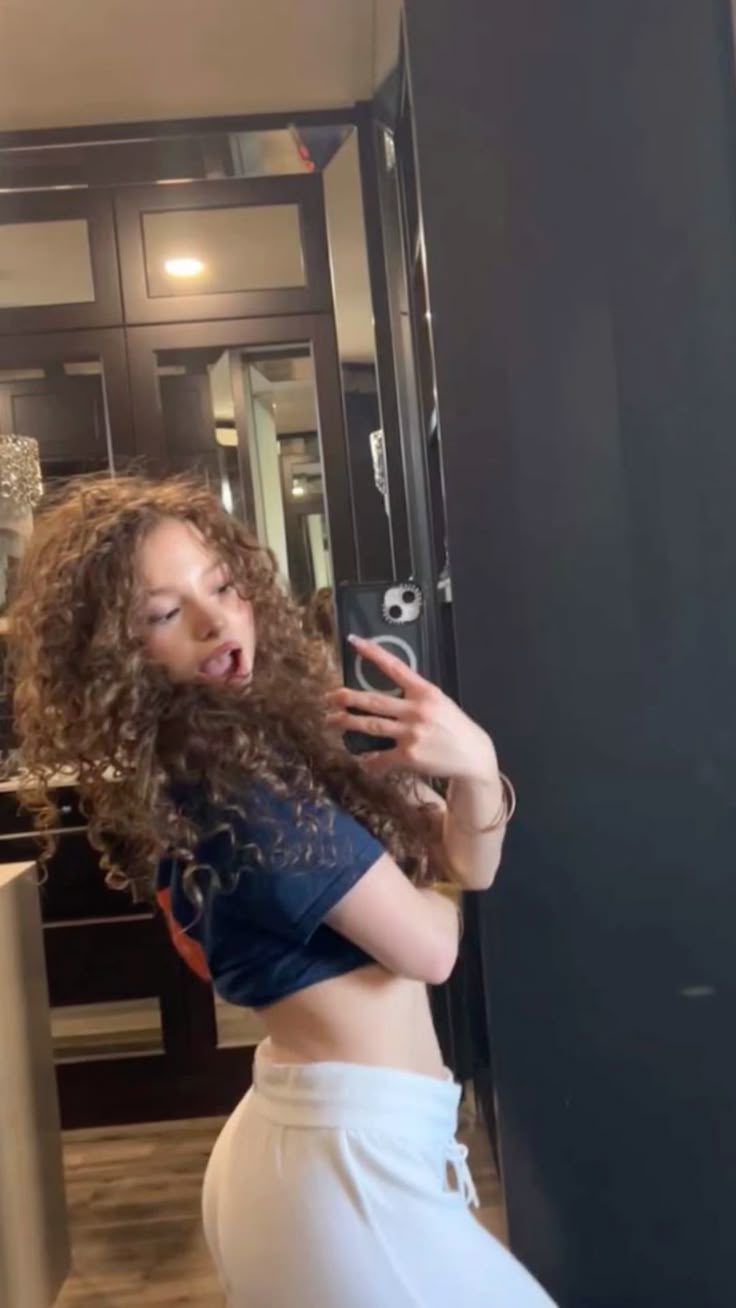 Sunday kalegores wallpaper