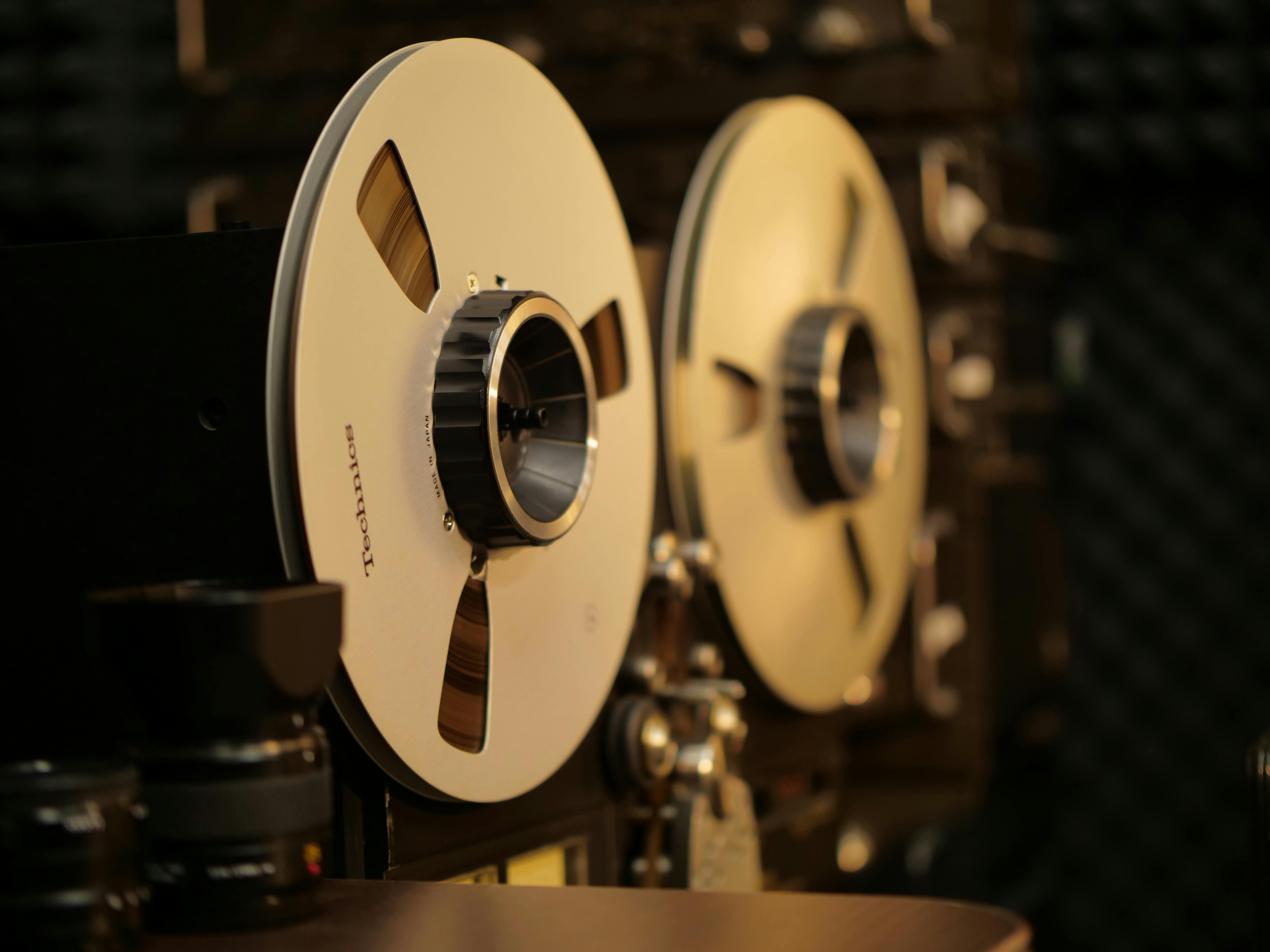 An Analogue Tape Recorder · Free