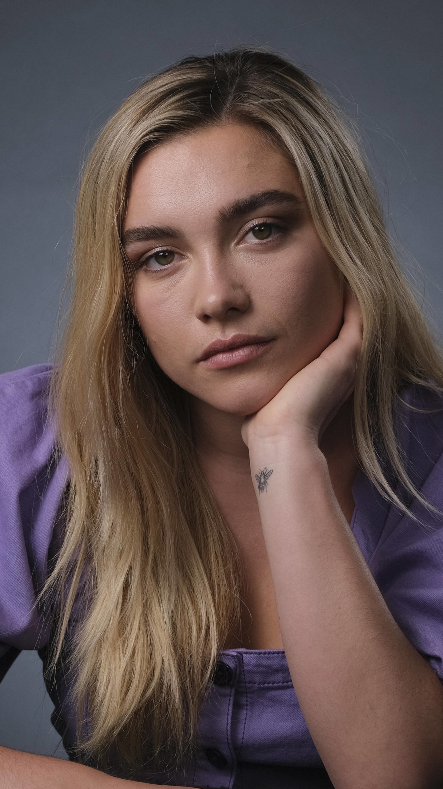 Actress Florence Pugh With Blonde Hair And Purple Dress In Gray Background 4K 5K HD Florence Pugh Wallpaper