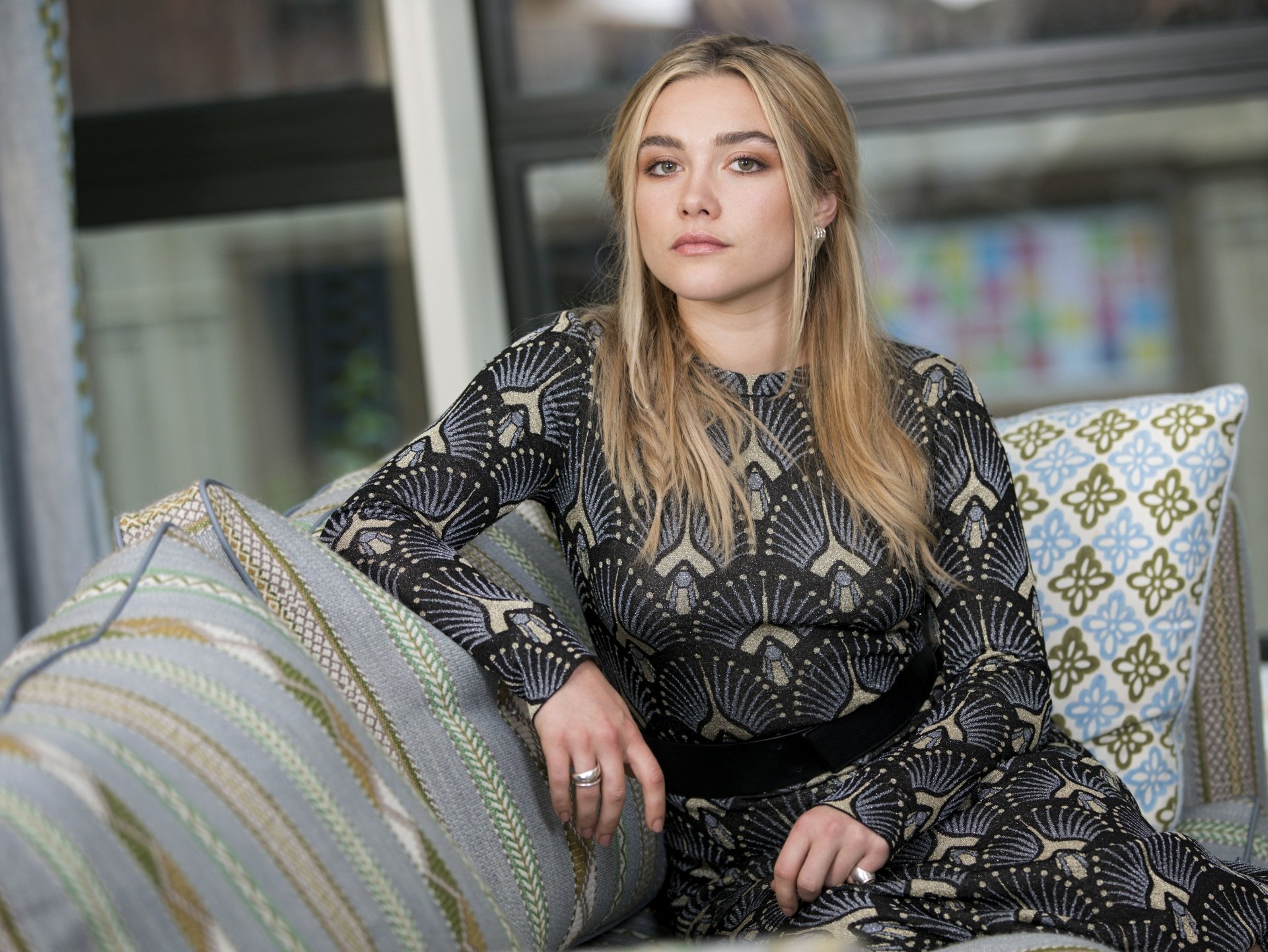 Florence Pugh: Stunning Blonde English Actress in 4K Ultra HD Wallpaper