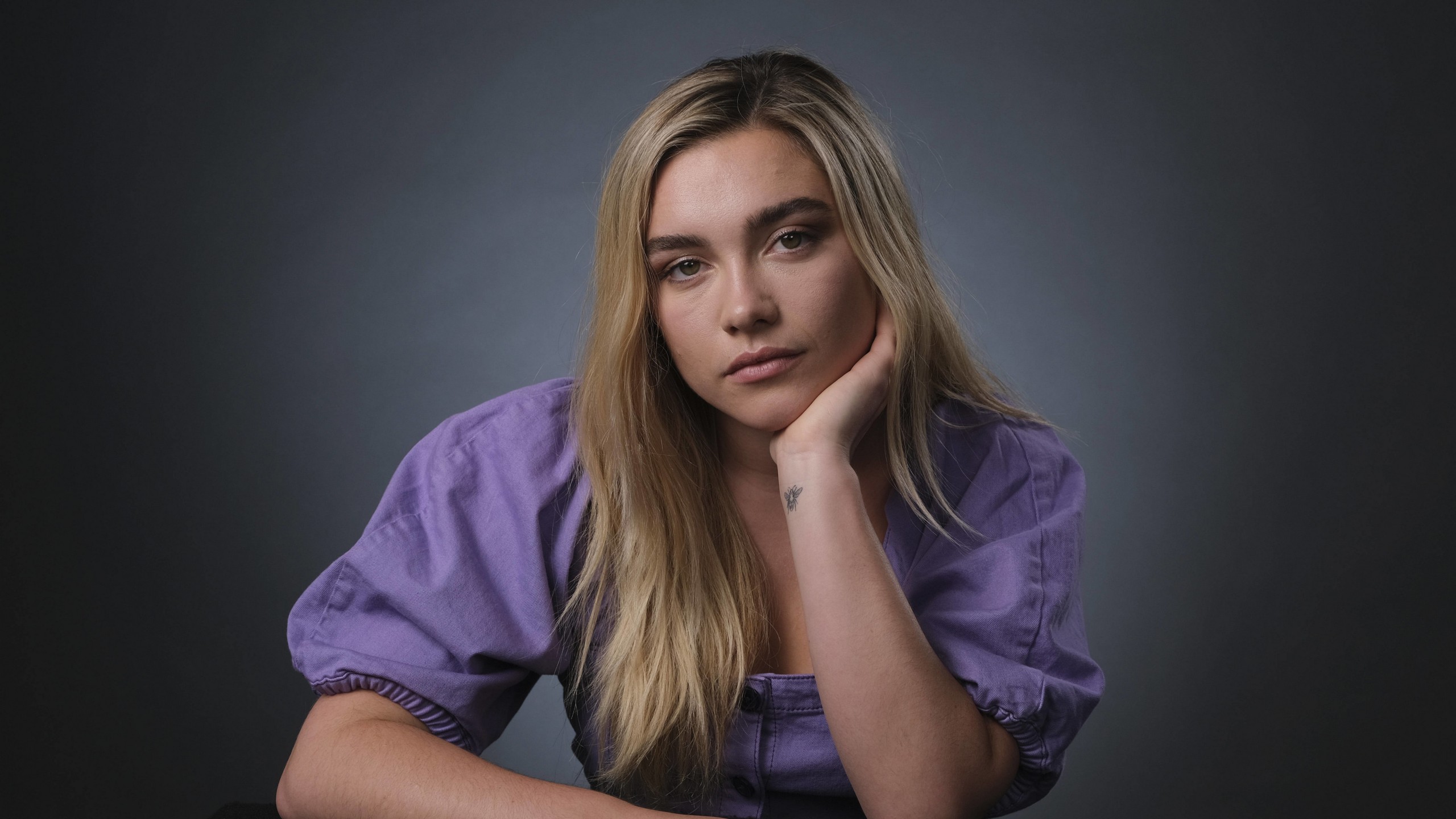 Actress Florence Pugh With Blonde Hair And Purple Dress In Gray Background 4K 5K HD Florence Pugh Wallpaper