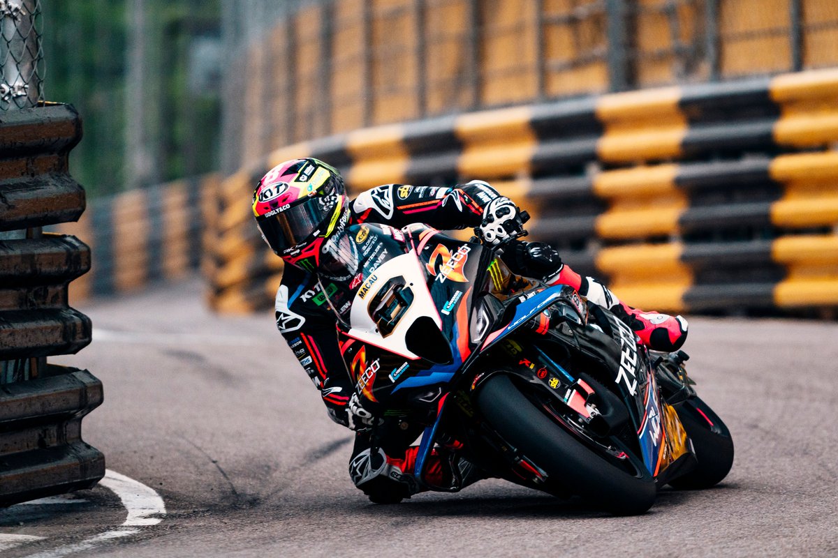 PRESS RELEASE In The Urban Canyons Of Macau: BMW Road Racers Claim A 1 2 3. EN