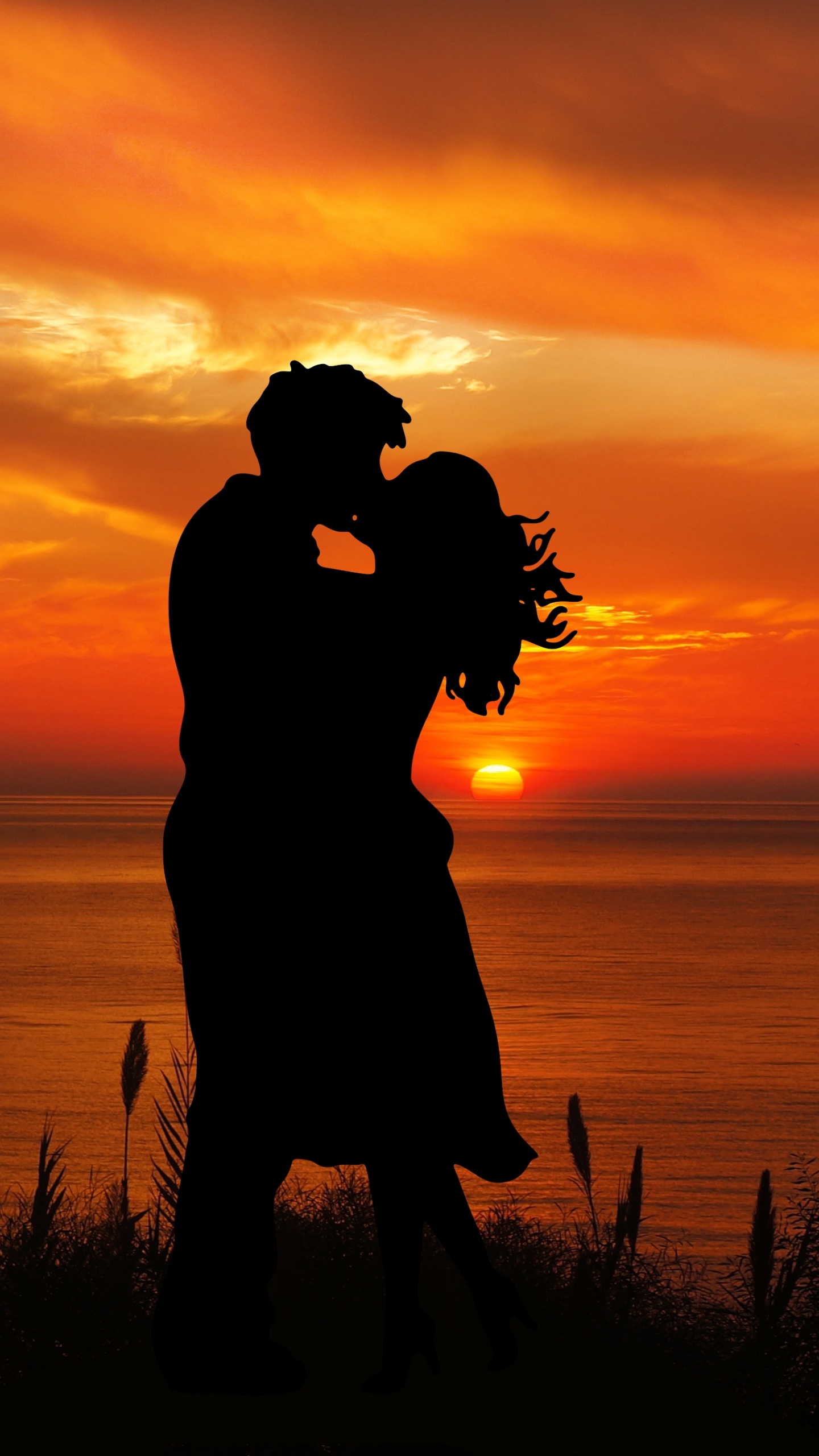 Couple Wallpaper 4K, Romantic kiss, Silhouette, Sunset