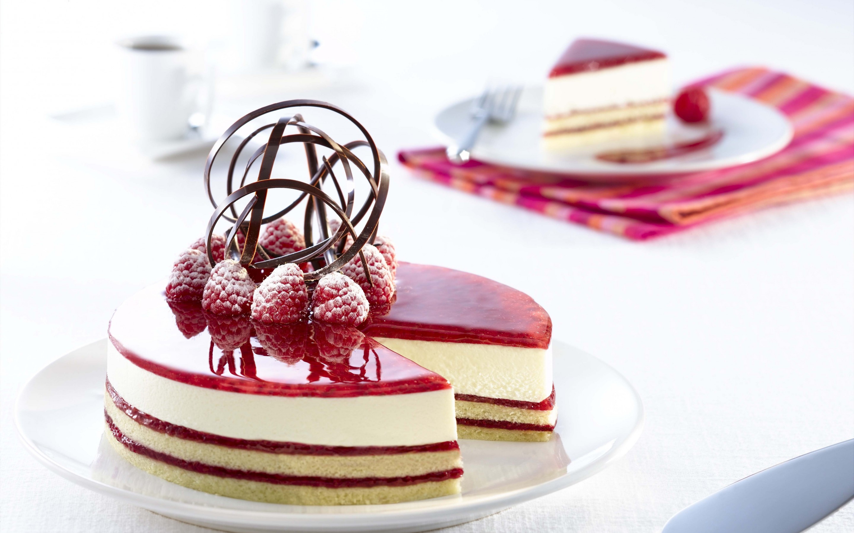 Delicious Cake Delight: HD Wallpaper for Food Lovers