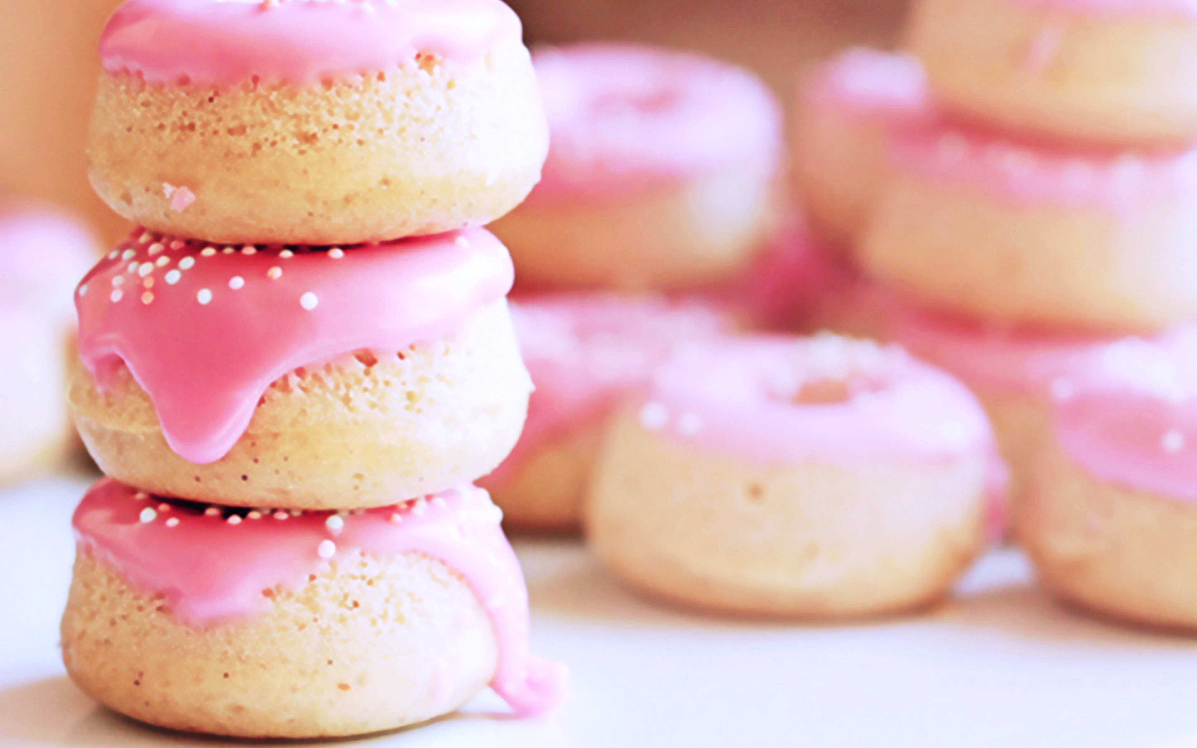 Desktop wallpaper: Food, Doughnut, Pink, Sweets 4K free download for PC. 687859