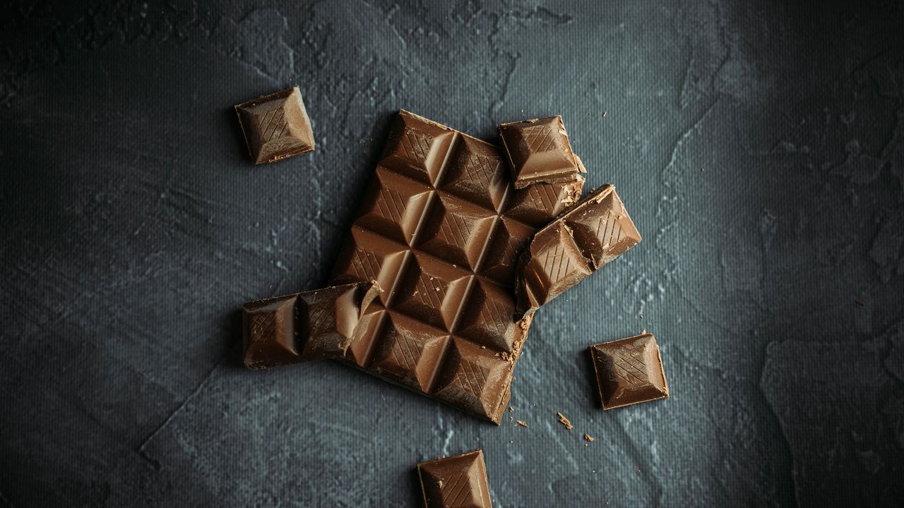 Download wallpaper 1280x720 chocolate, sweets, dessert hd, hdv, 720p HD background
