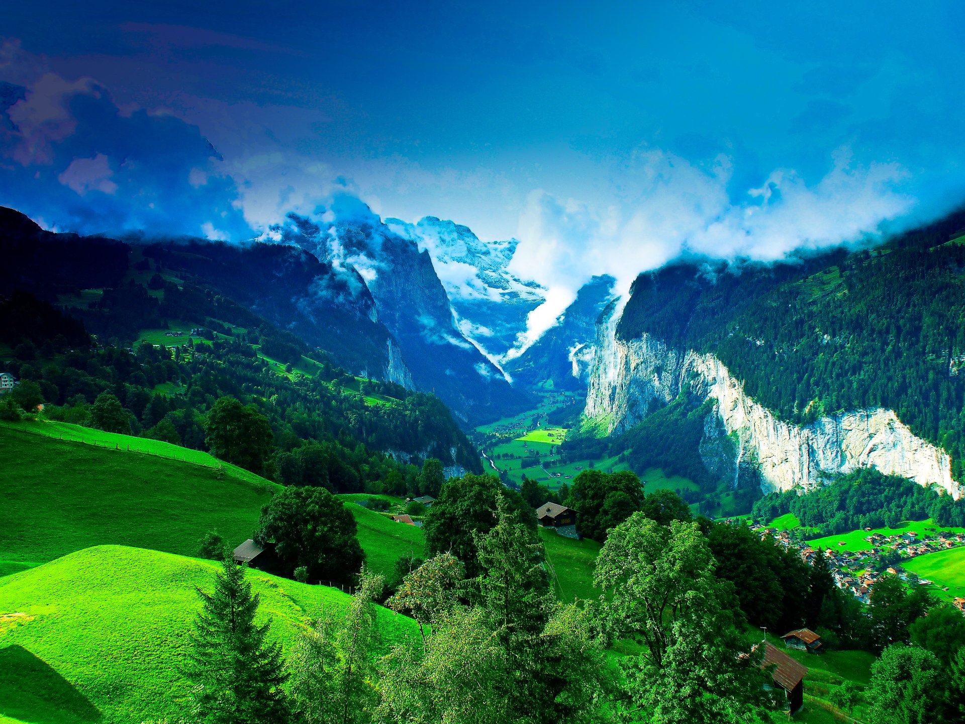 Serene Mountain Valley: 4K Ultra HD Landscape Wallpaper