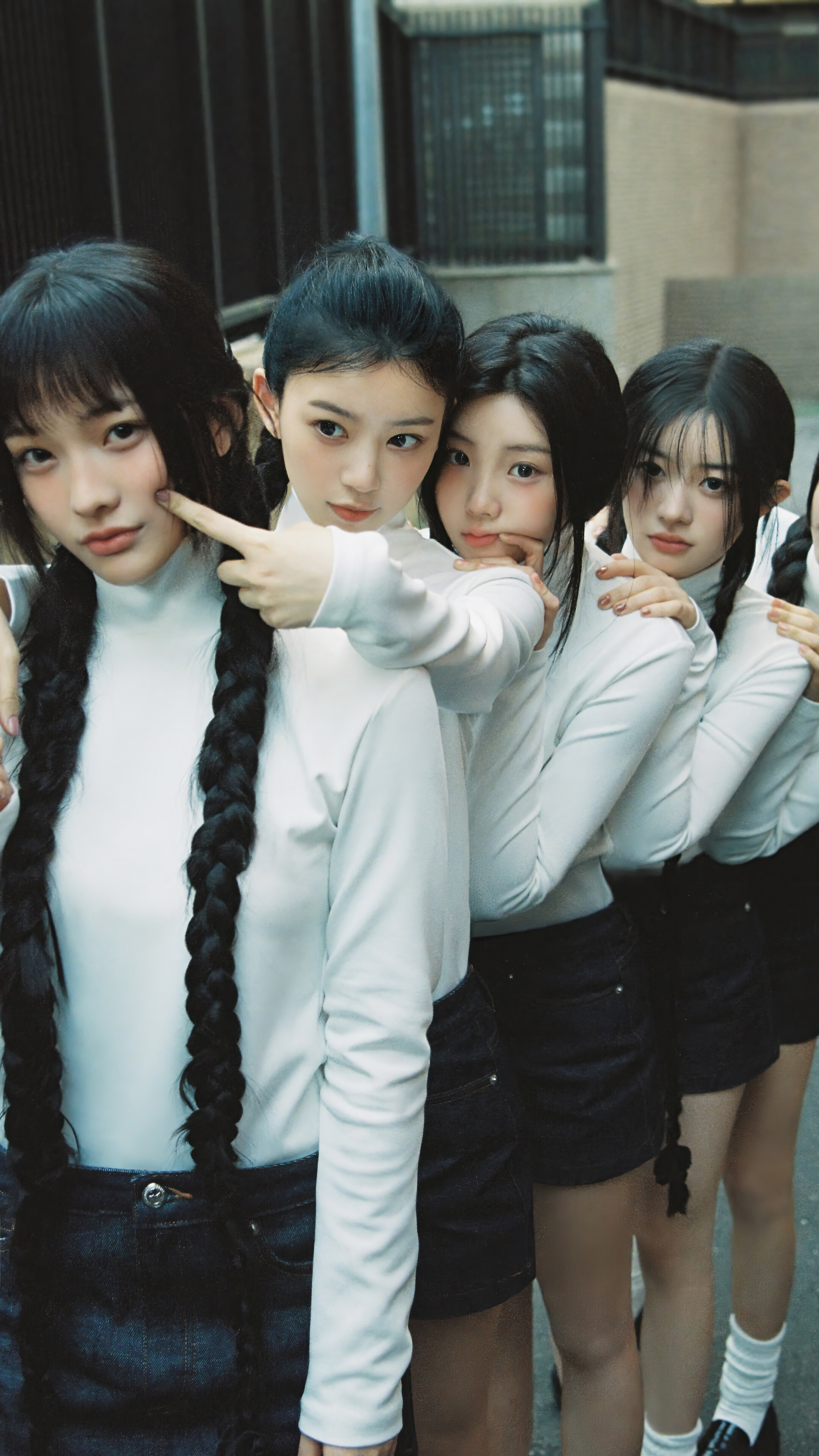 ILLIT All Members Iroha Mokah Wonhee Minju Yunah 4K Wallpaper iPhone HD Phone a