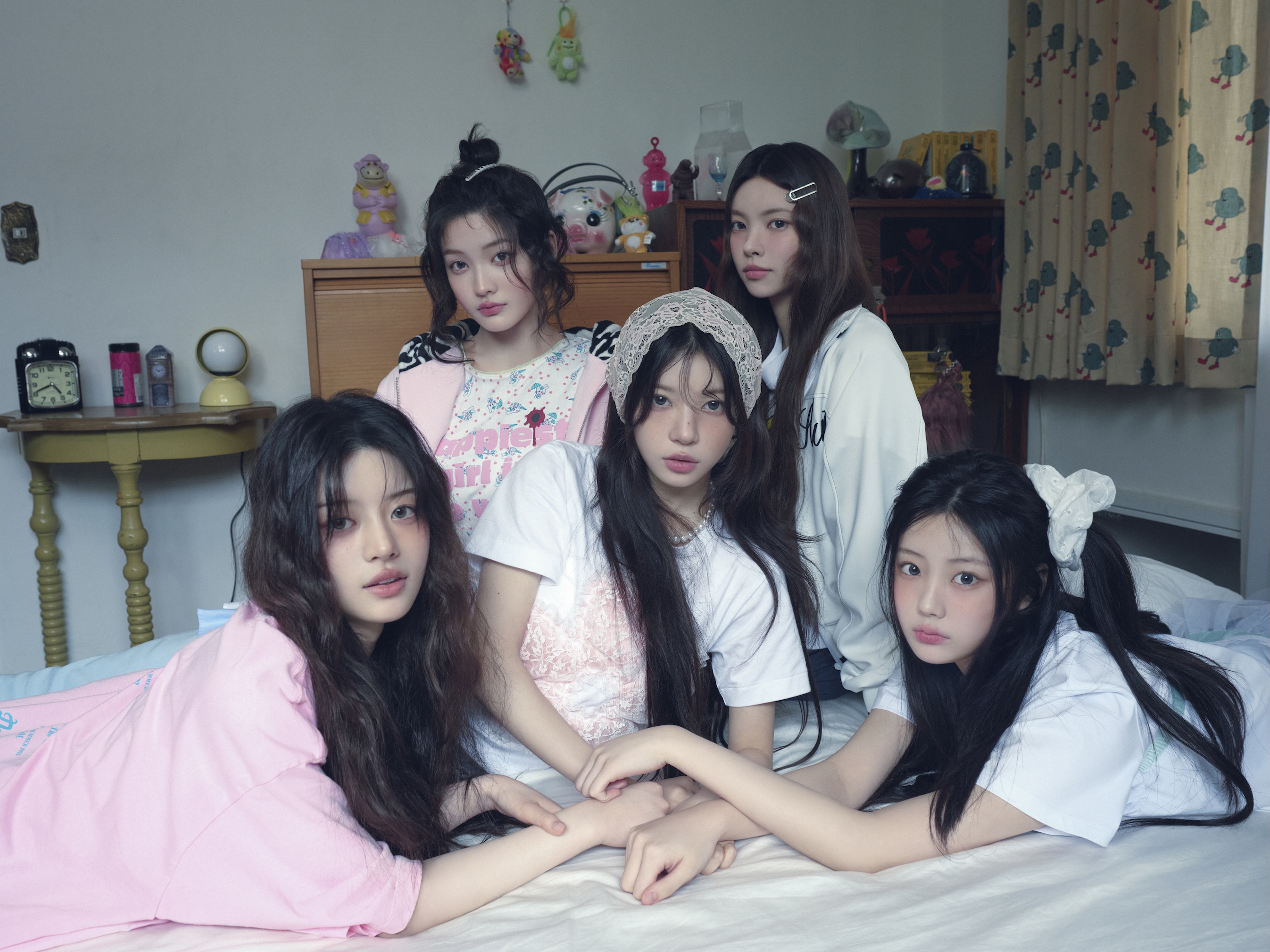 Weverse ILLIT Image - #ILLIT 'Toki Yo Tomare' Concept Photo Playing ver