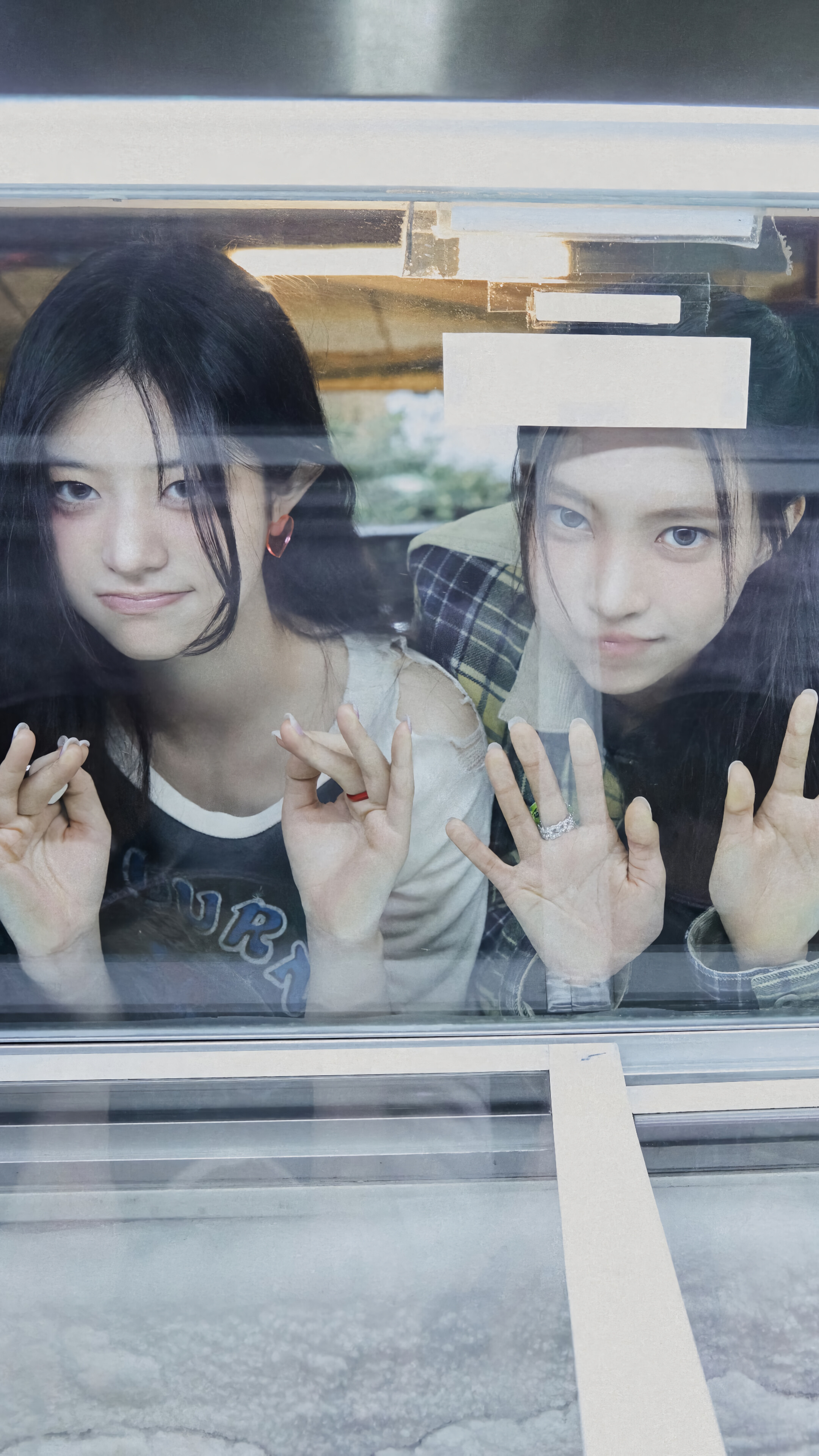 ILLIT Members Wonhee Minju Yunah Iroha Mokah 4K Wallpaper iPhone HD Phone a