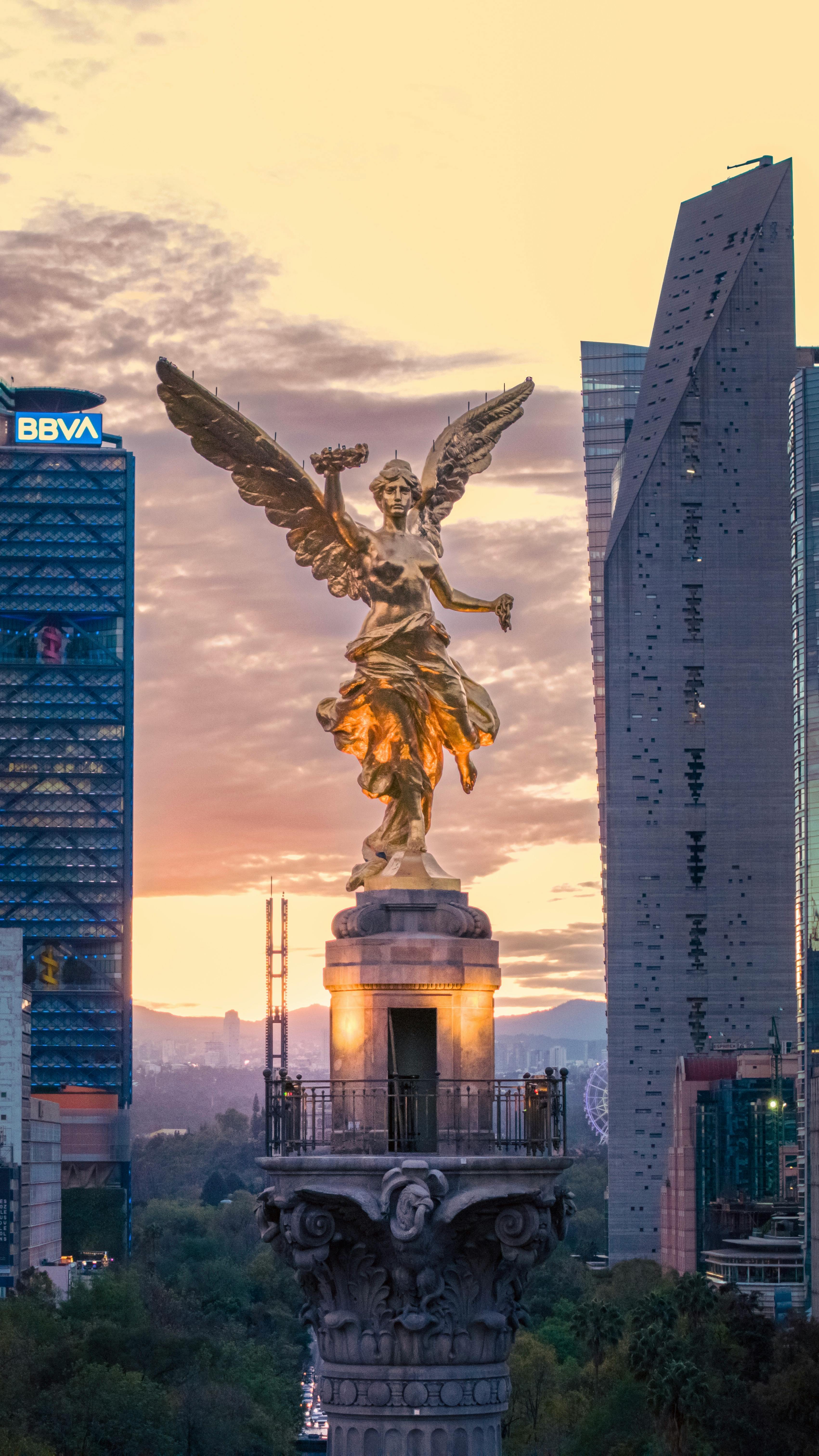 Sunset View of Ángel de la Independencia in Mexico City · Free