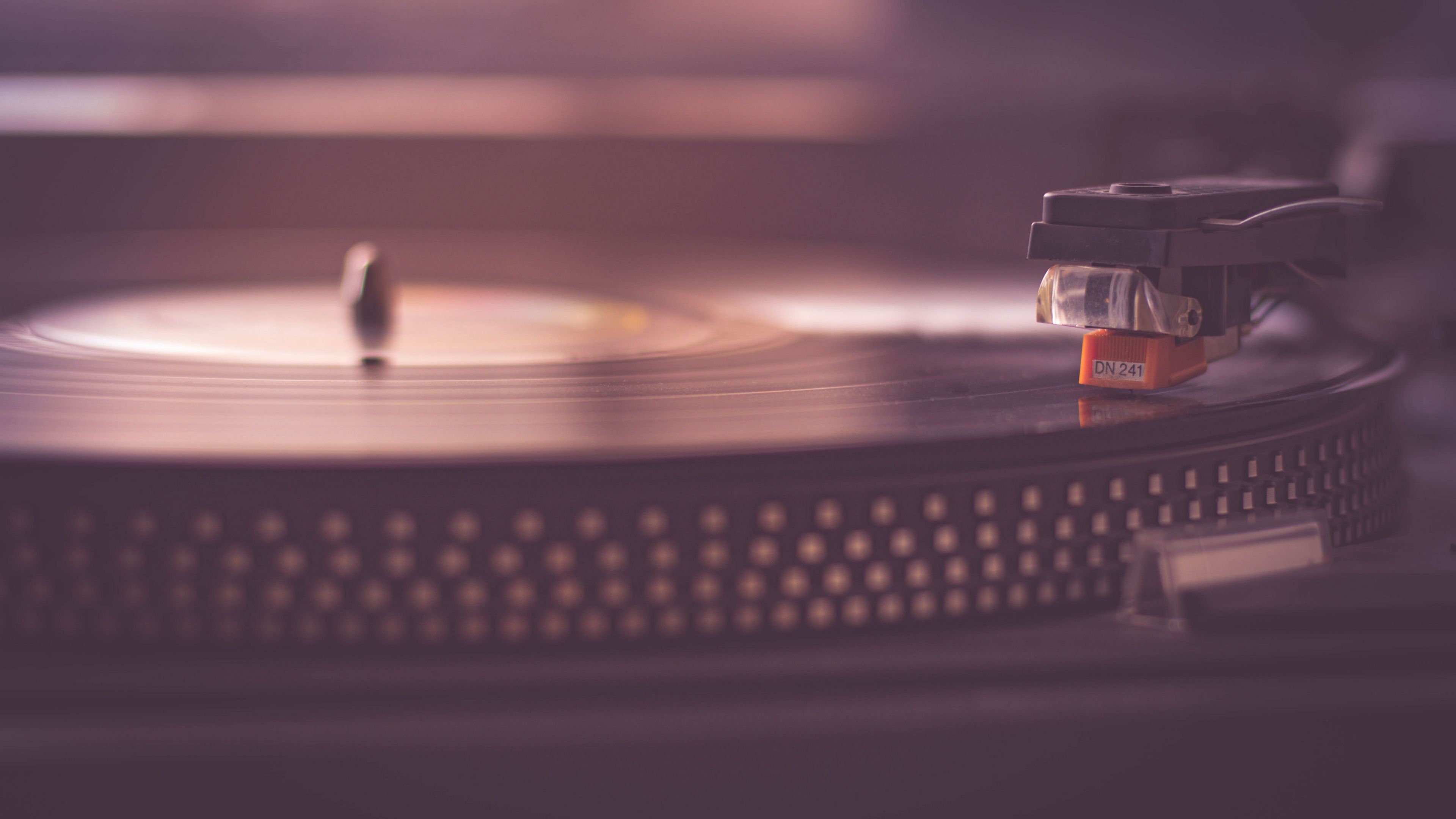 Download wallpaper 3840x2160 vinyl record player, plate, cartridge, needle 4k uhd 16:9 HD background