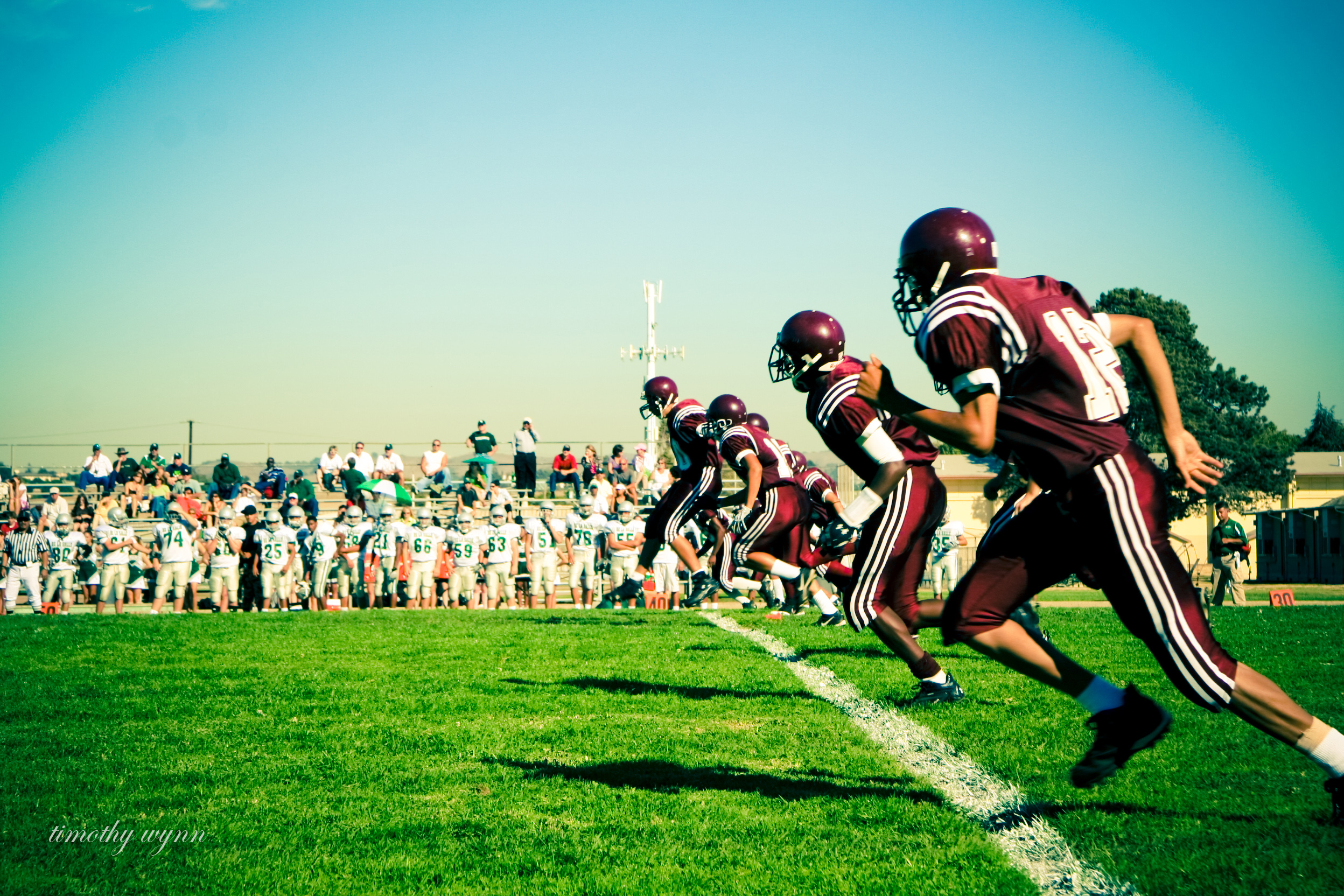 Wallpaper Football Players on Green Grass Field During Daytime, Background Free Image