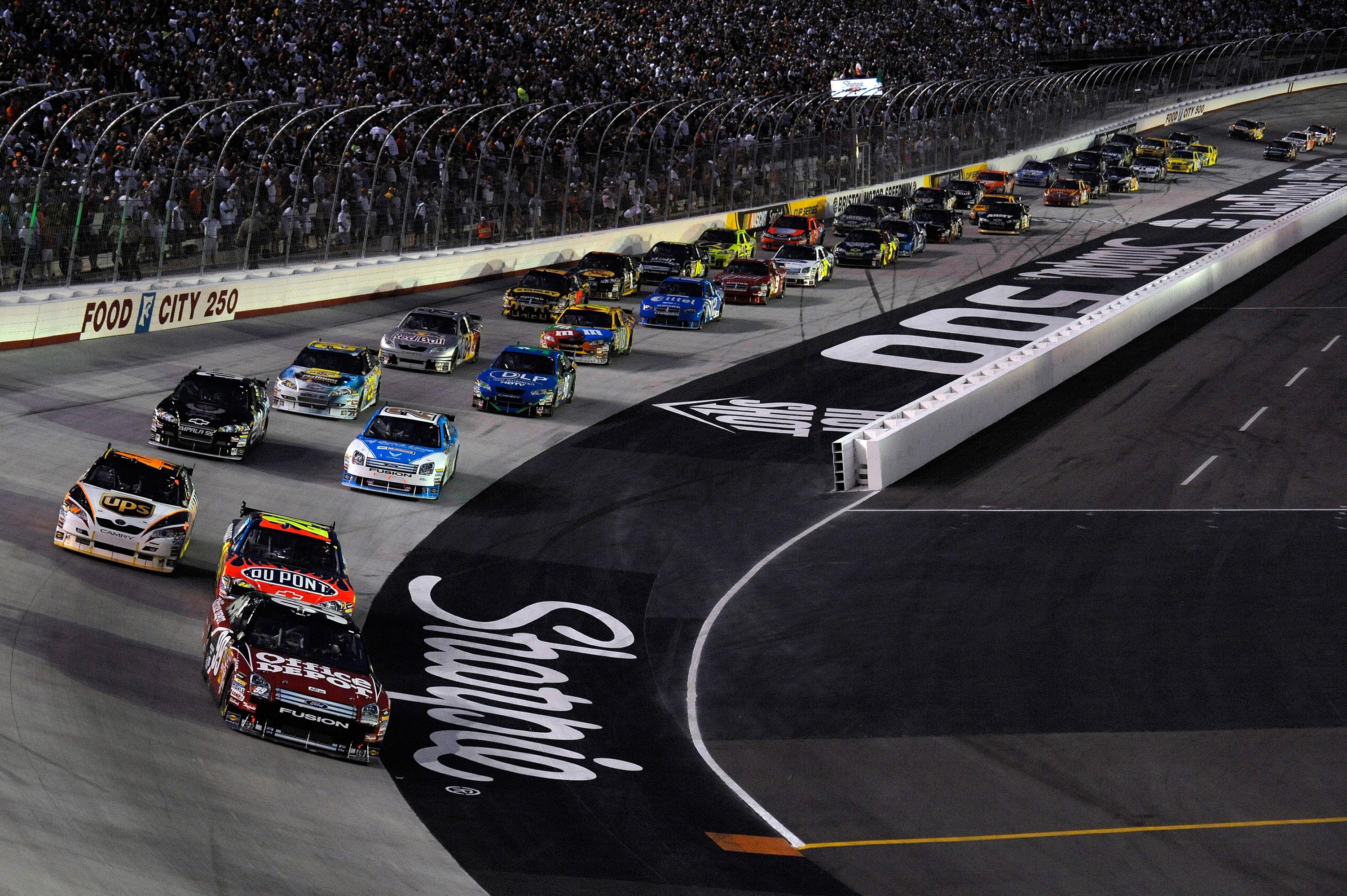 Desktop wallpaper: Race Car, Nascar, Vehicles, Race Track, Race 4K free download for PC. 552594
